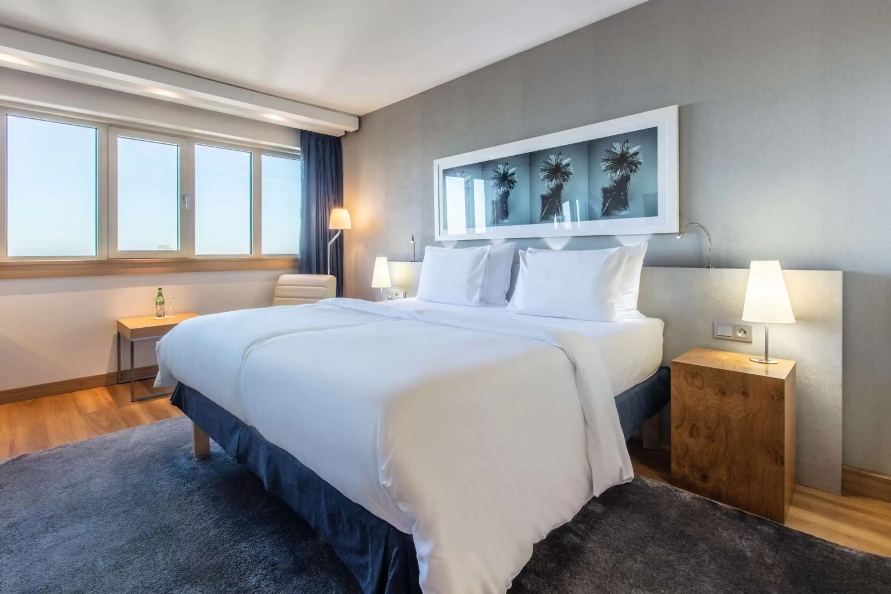 Photo of the whole room, Bed in Radisson Blu Hotel, Hamburg Photo of the whole room, Bed in Radisson Blu Hotel, Hamburg