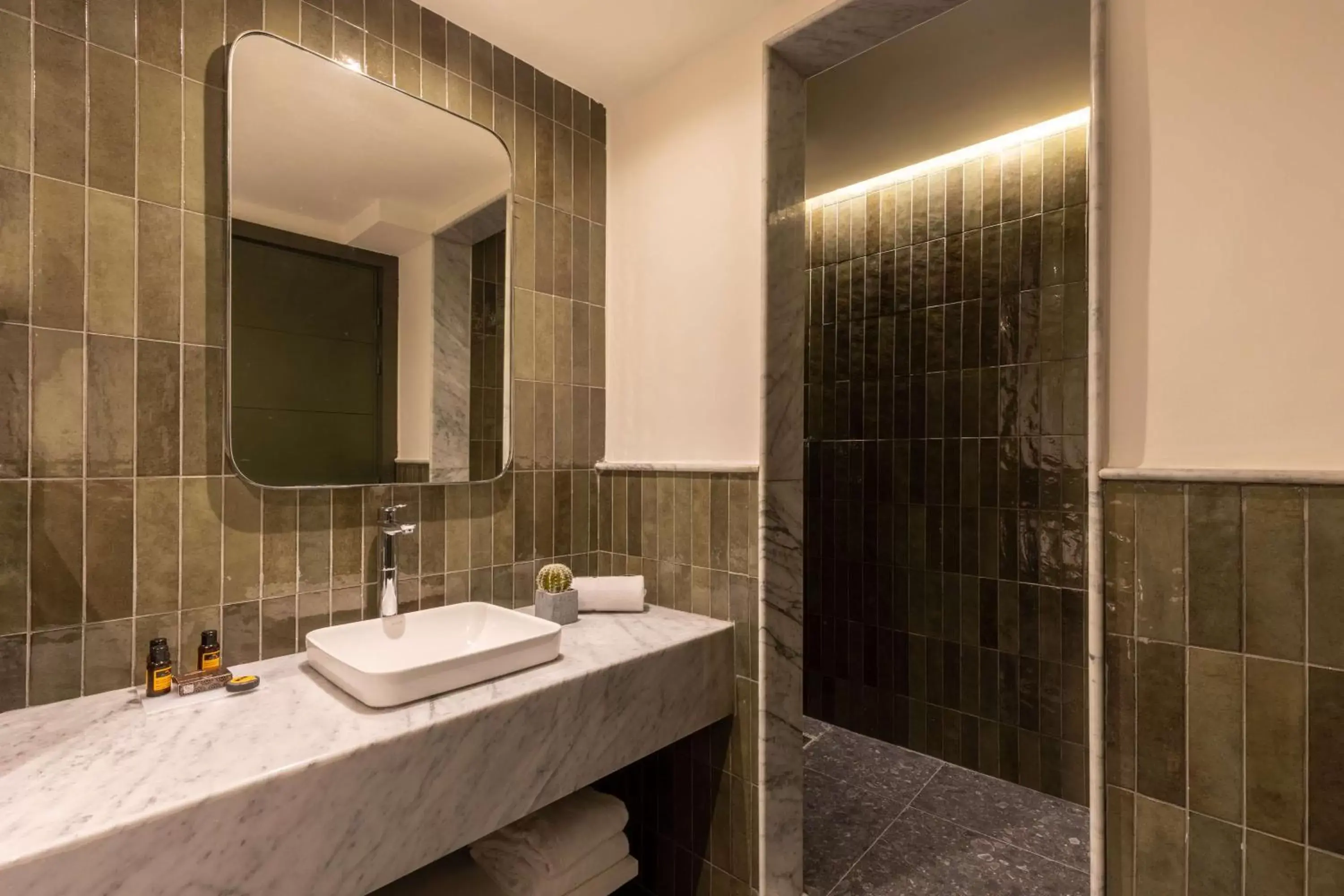 Shower, Bathroom in Best Western Plus Casablanca City Center