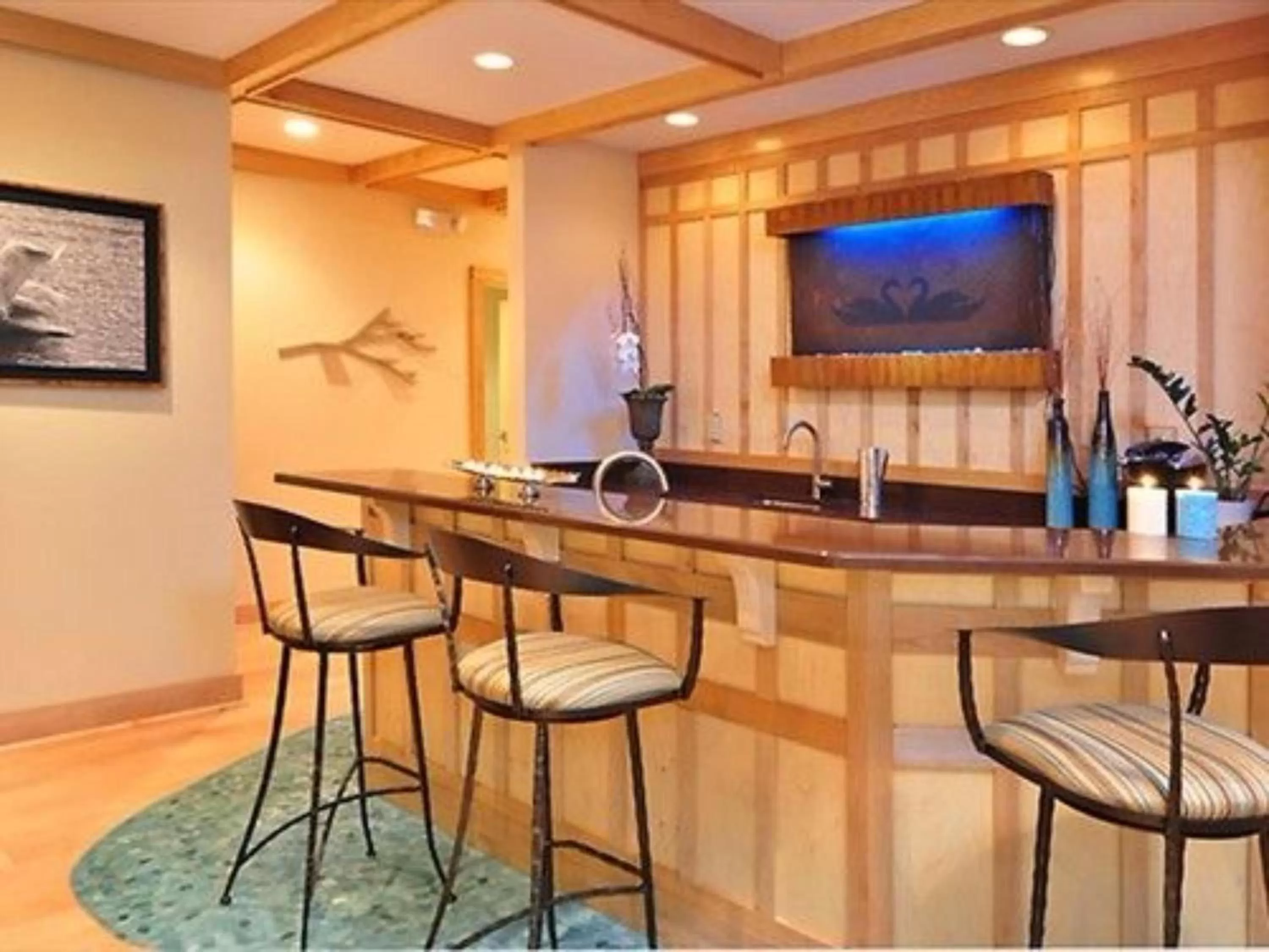 Lounge or bar in Chetola Resort