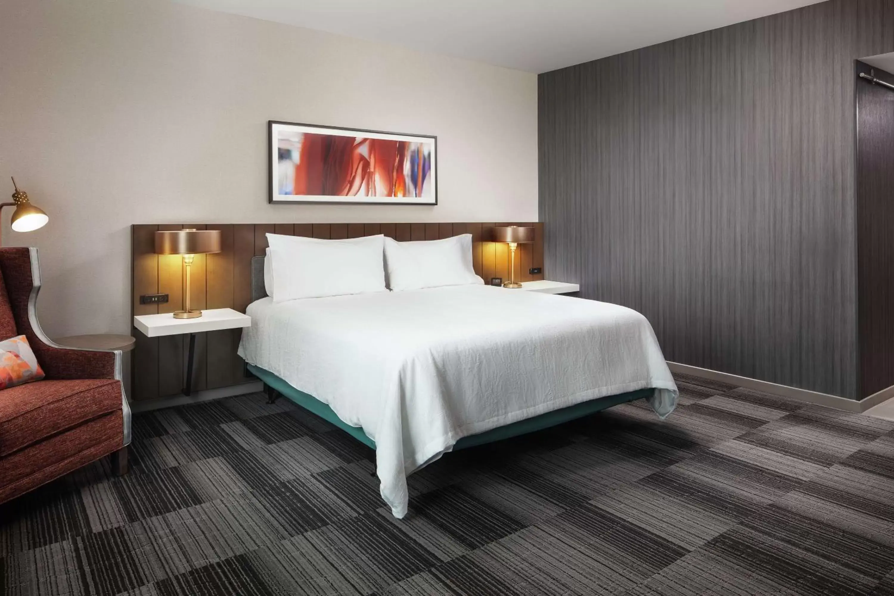 Bed in Hilton Garden Inn Sacramento Airport Natomas