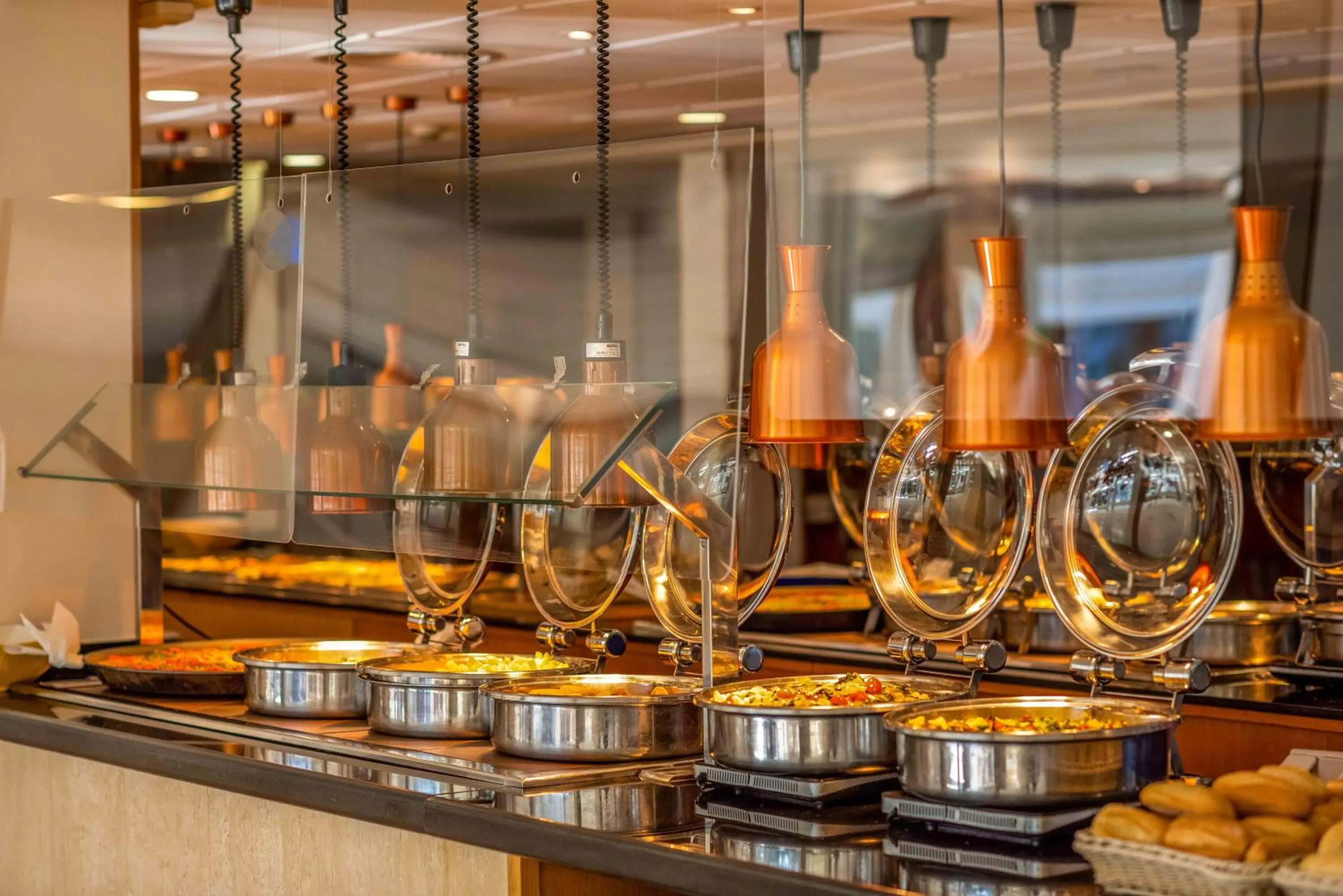 Food and drinks in Valentin Grand Park Suite Hotel