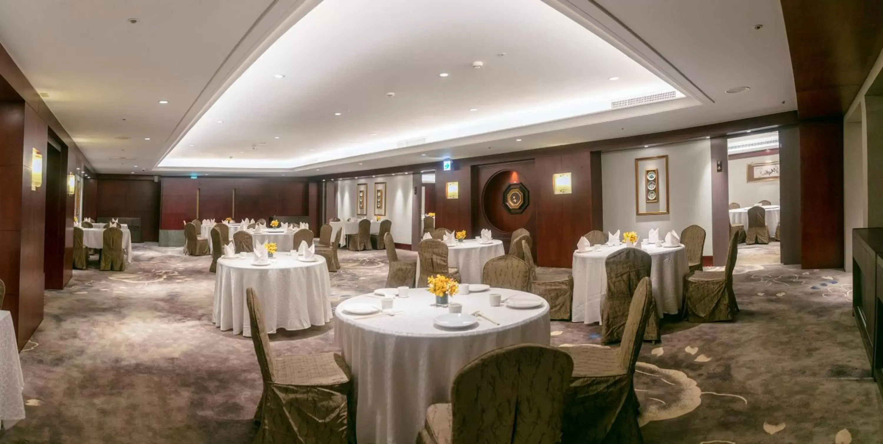 Restaurant/places to eat, Banquet Facilities in ILLUME Taipei