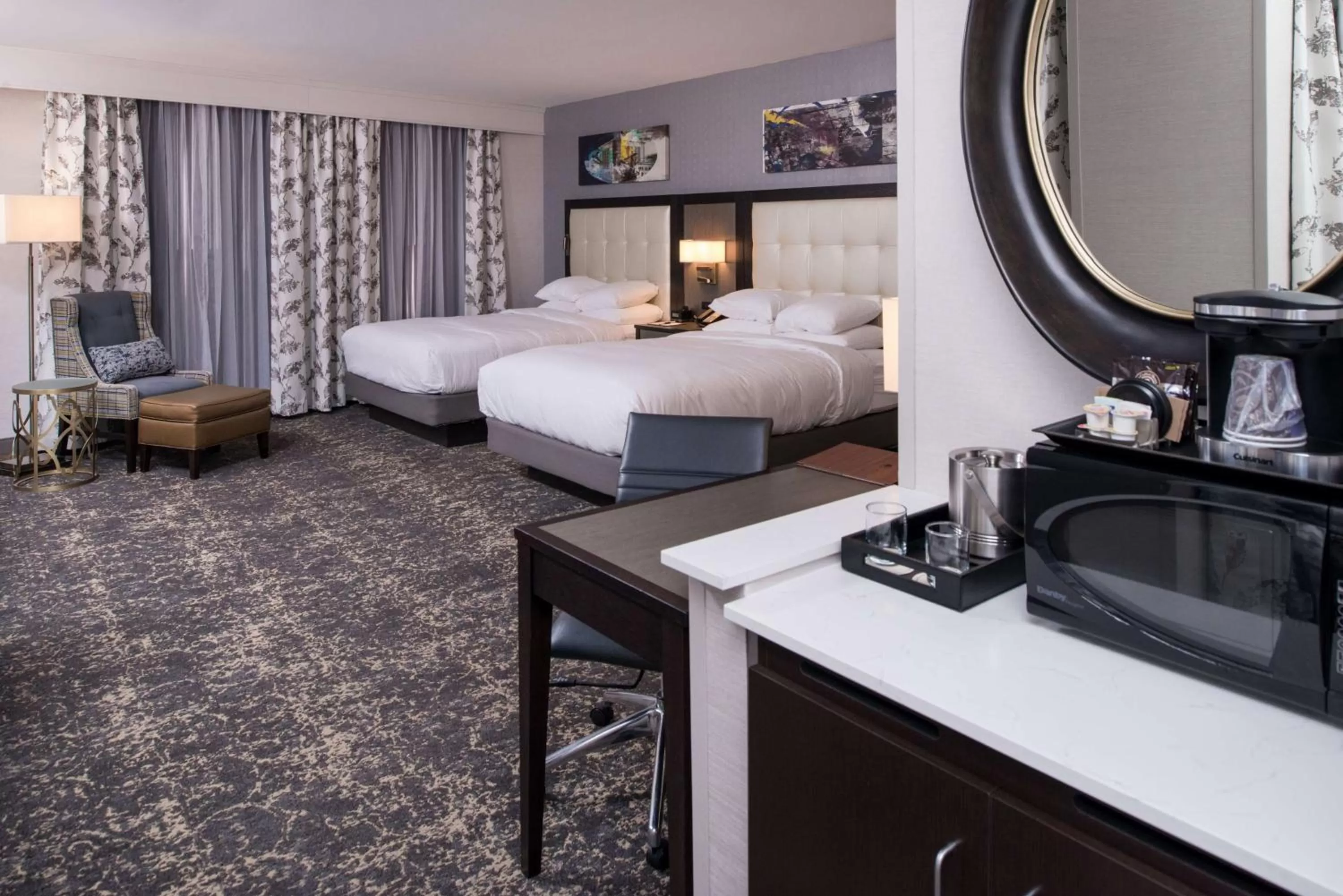 Bedroom, Bed in DoubleTree by Hilton Utica