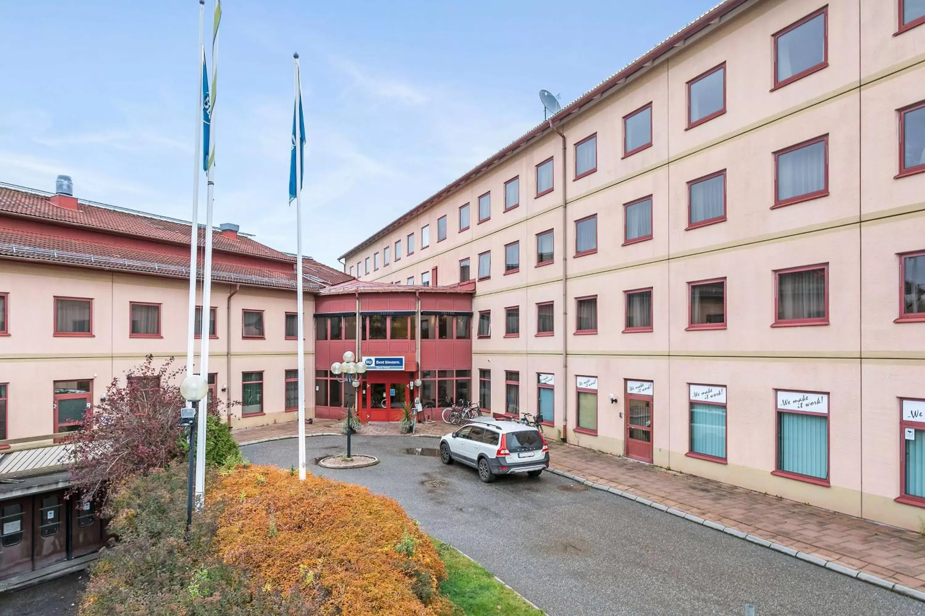 Property building in Best Western Ta Inn Hotel Property building in Best Western Ta Inn Hotel