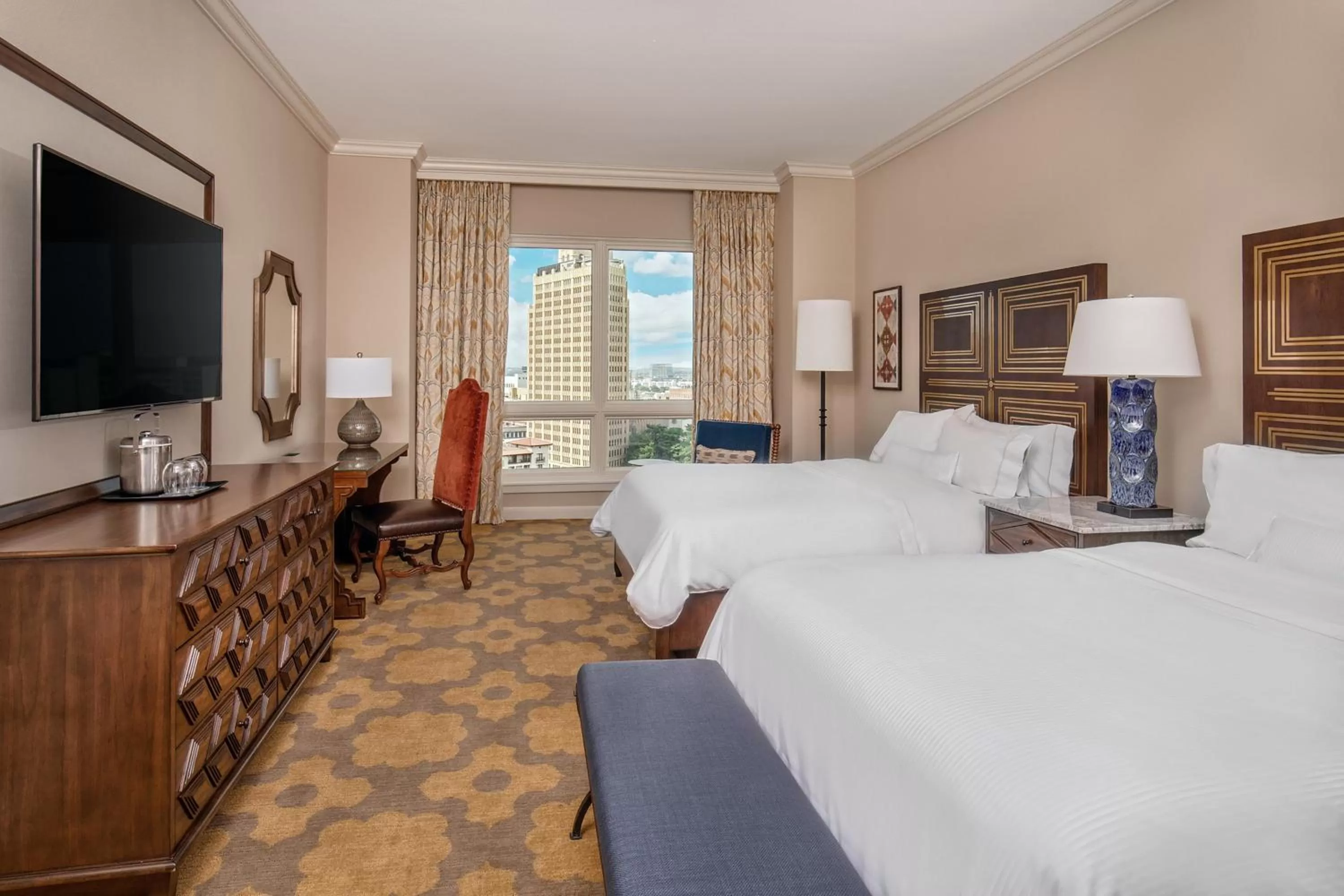 Photo of the whole room, Bed in The Westin Riverwalk, San Antonio