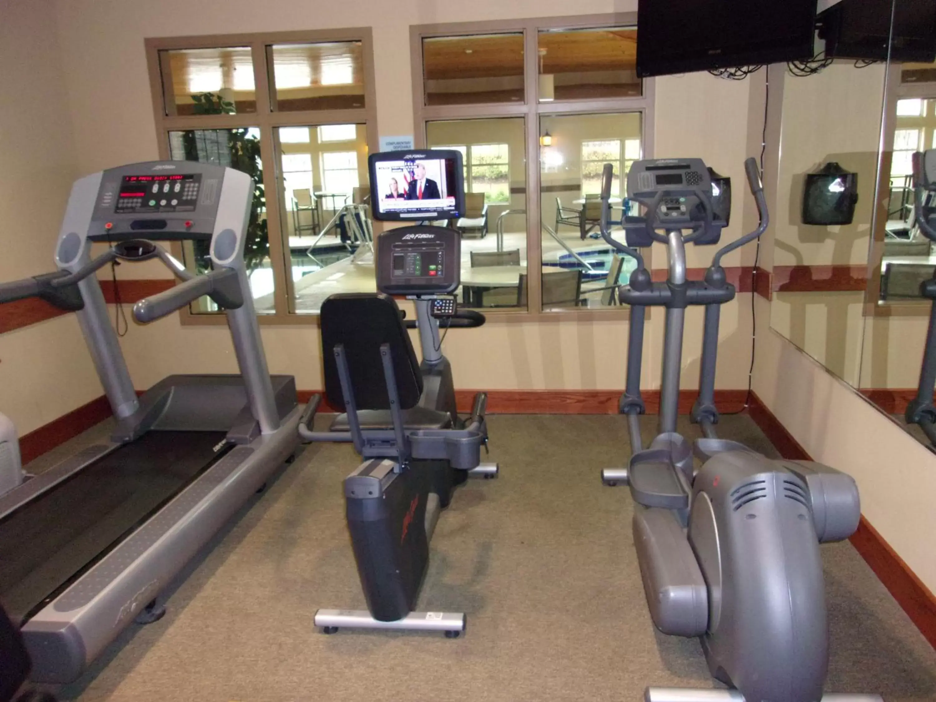 Fitness centre/facilities, Fitness Center/Facilities in Holiday Inn Express Hotel & Suites Chicago West Roselle, an IHG Hotel