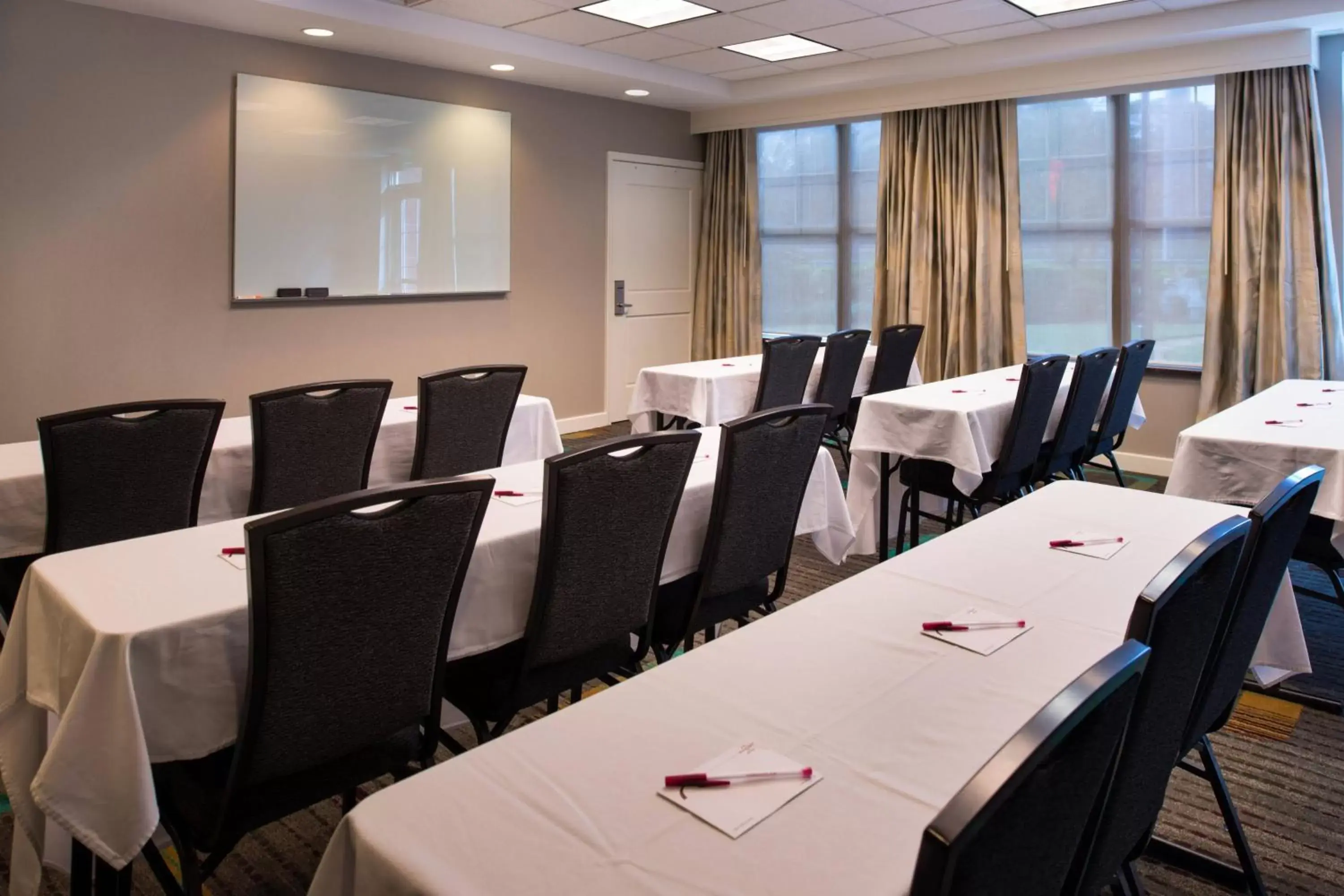 Meeting/conference room in Residence Inn Gainesville I-75