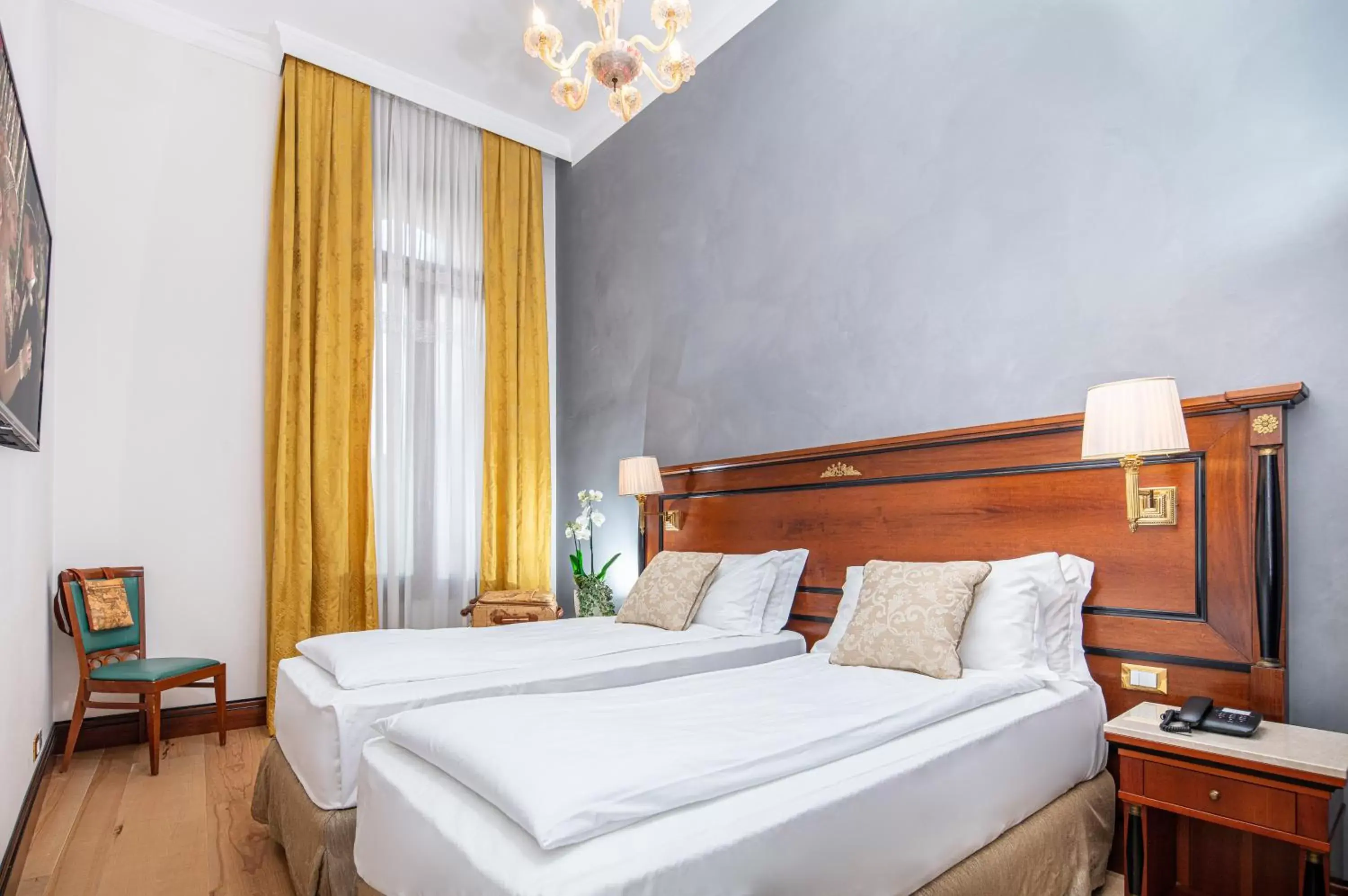 Photo of the whole room, Bed in All’Angelo Art Hotel