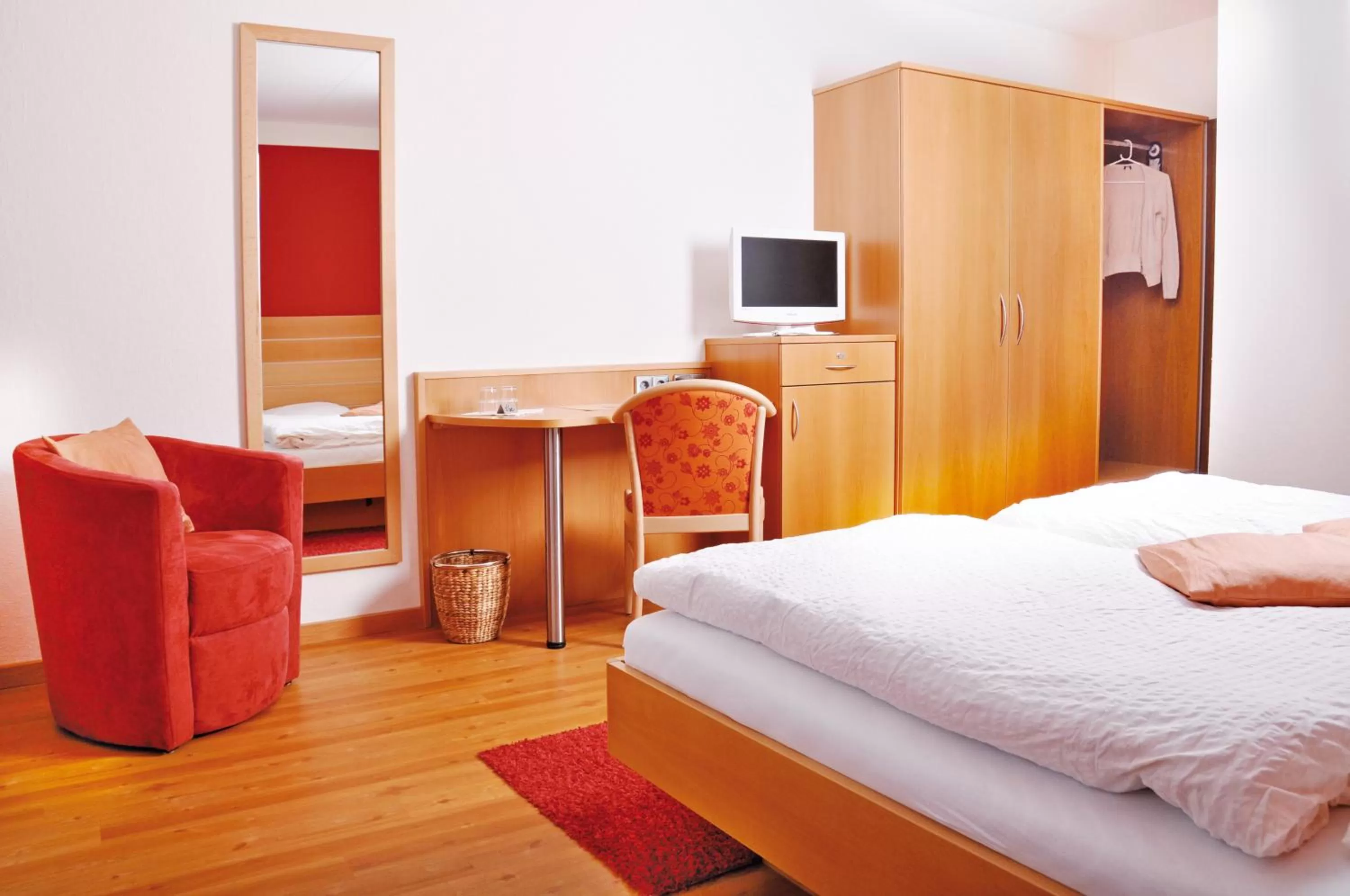 Photo of the whole room, Bed in Gartenhotel Feldeck