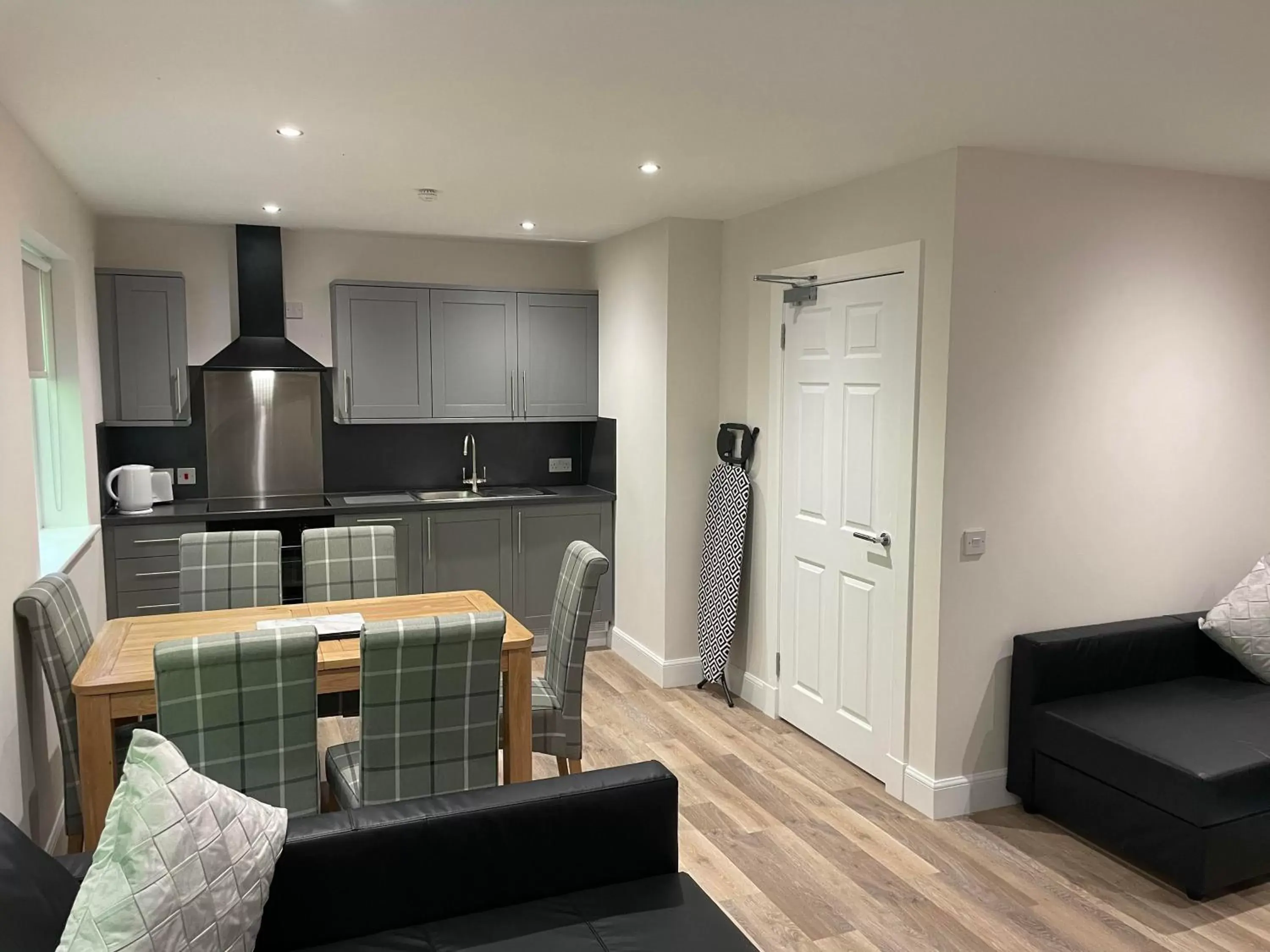 Kitchen/Kitchenette in Inglewood House and Spa