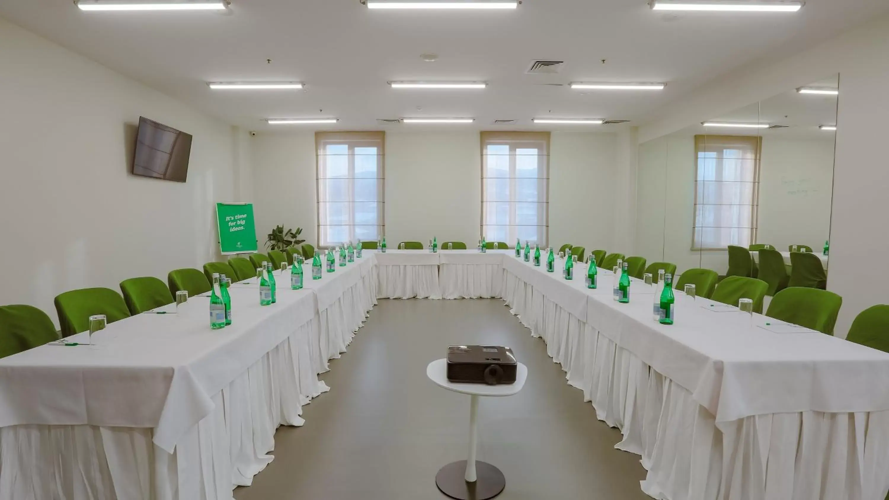 Meeting/conference room in Holiday Inn Telavi, an IHG Hotel