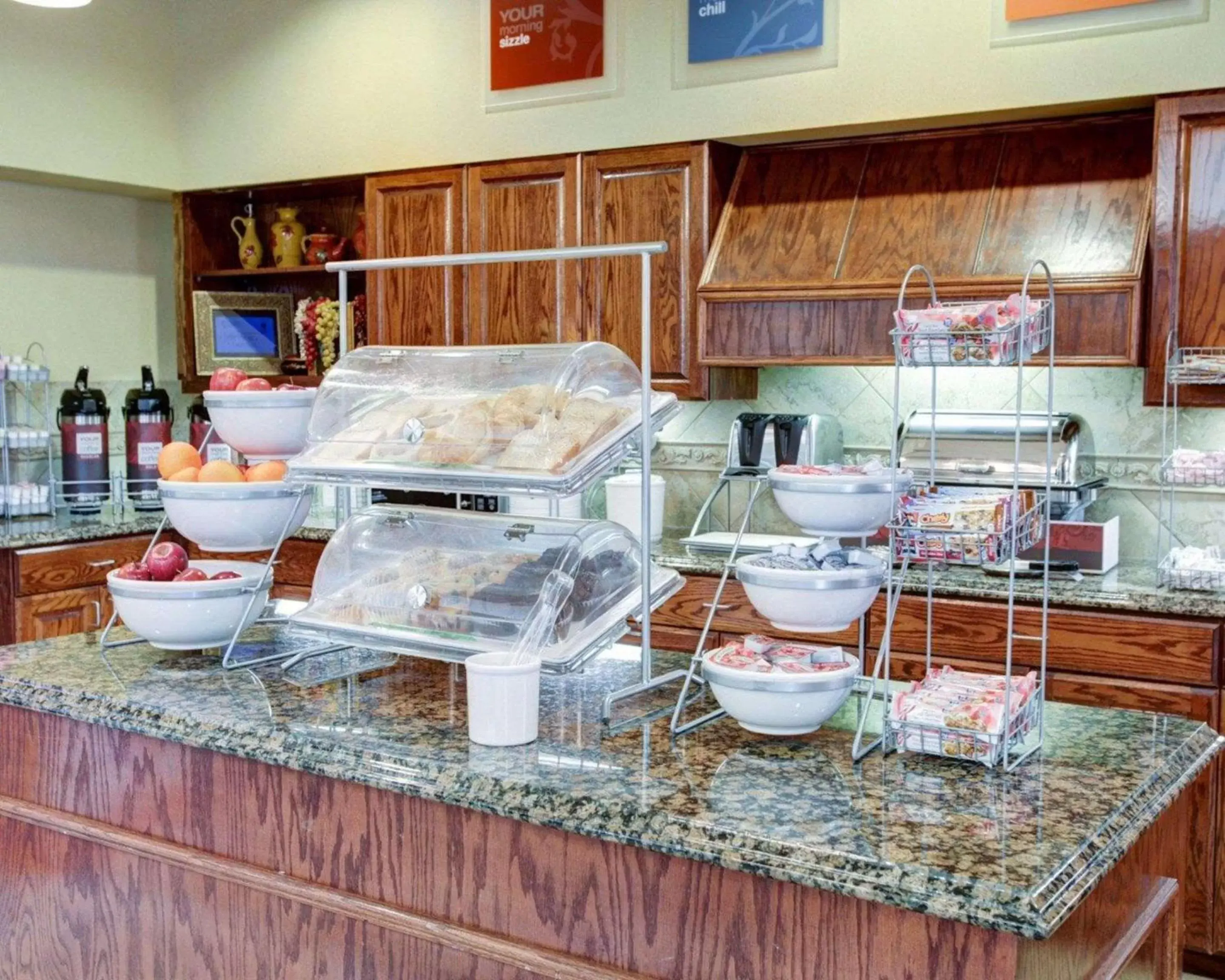 Restaurant/places to eat, Food in Comfort Suites University Drive