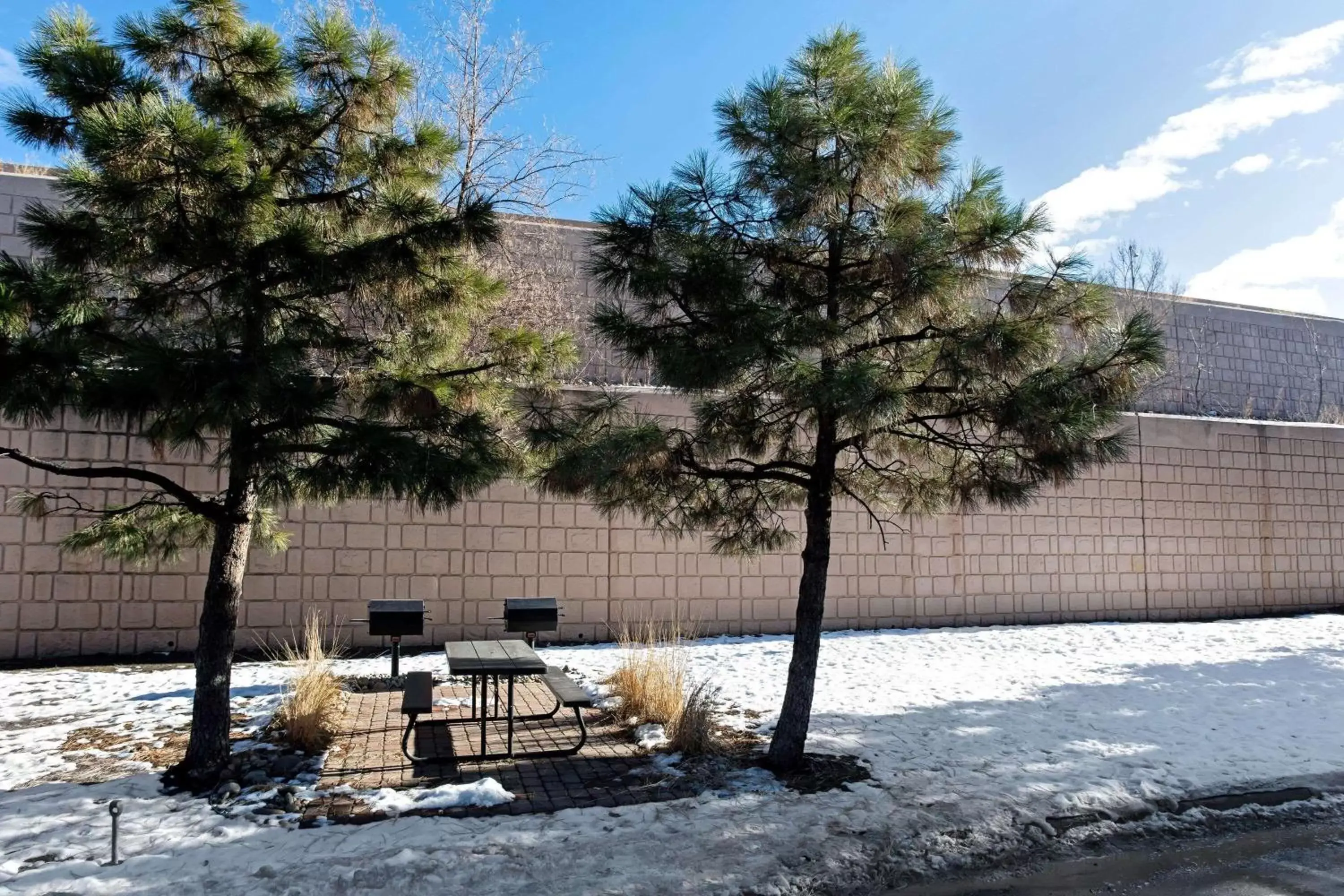 Restaurant/places to eat in La Quinta Inn by Wyndham Denver Northglenn Restaurant/places to eat in La Quinta Inn by Wyndham Denver Northglenn