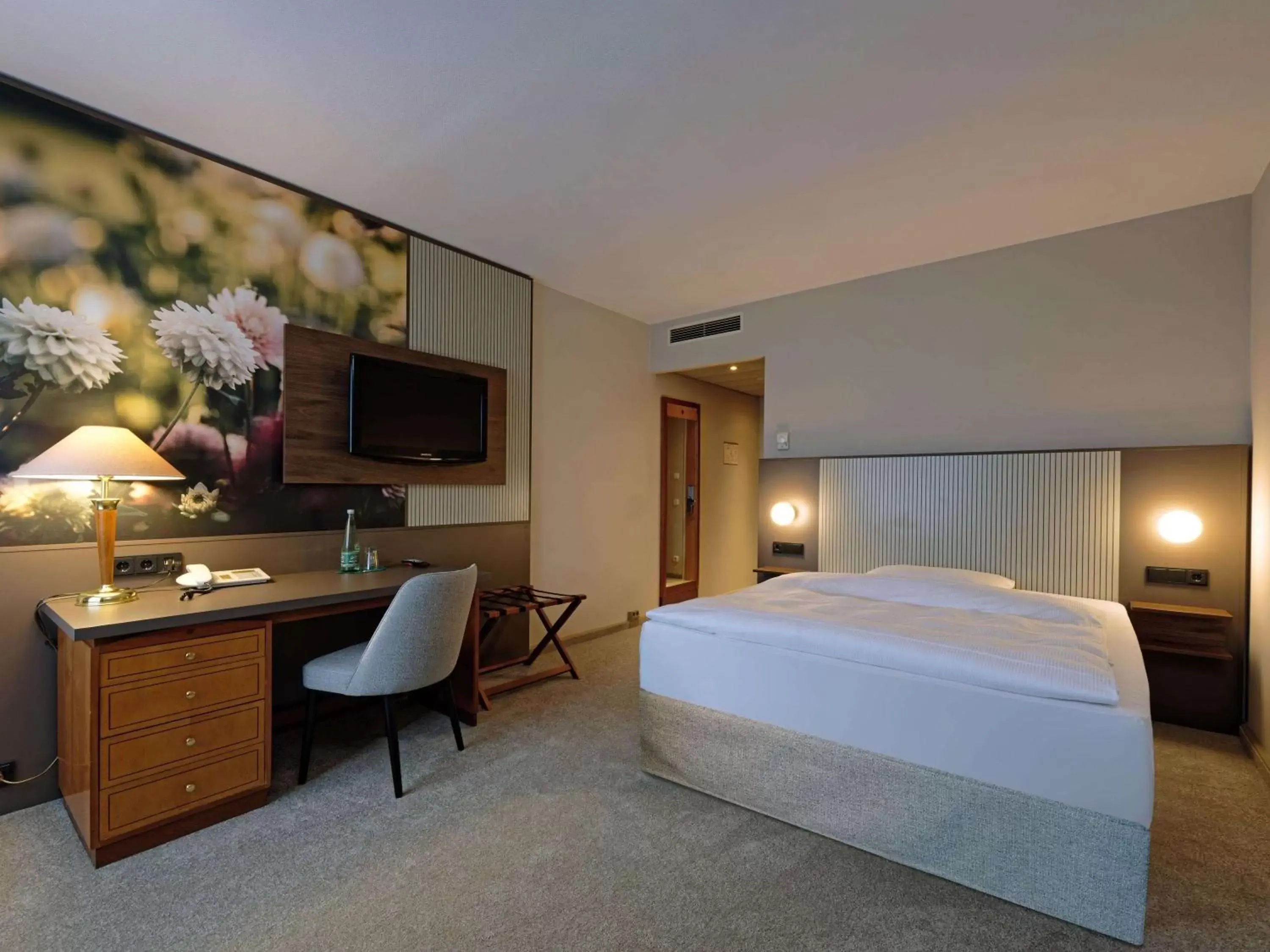 Bedroom, Bed in Mercure Hotel Gera City