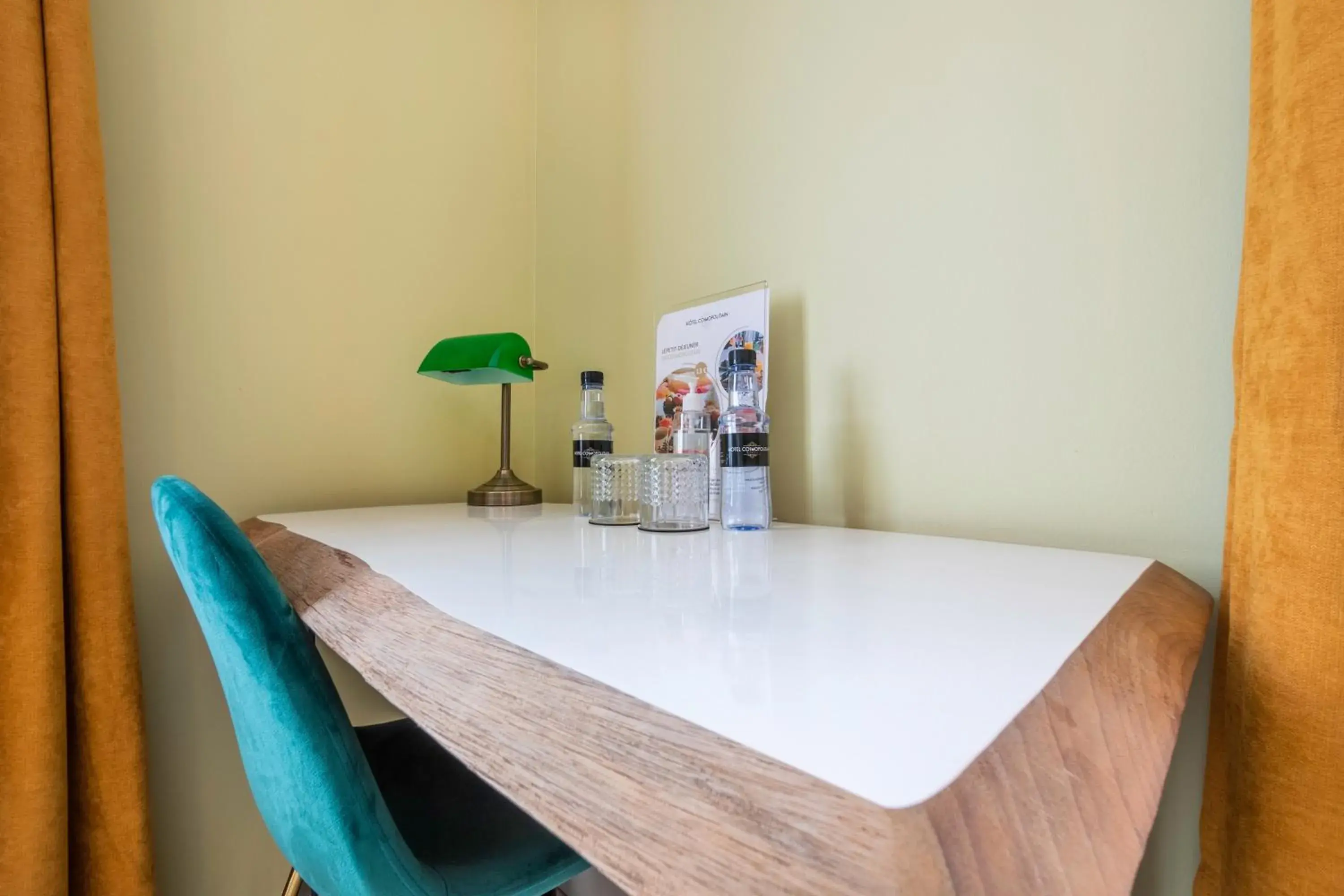 Dining Area in Hôtel Cosmopolitain