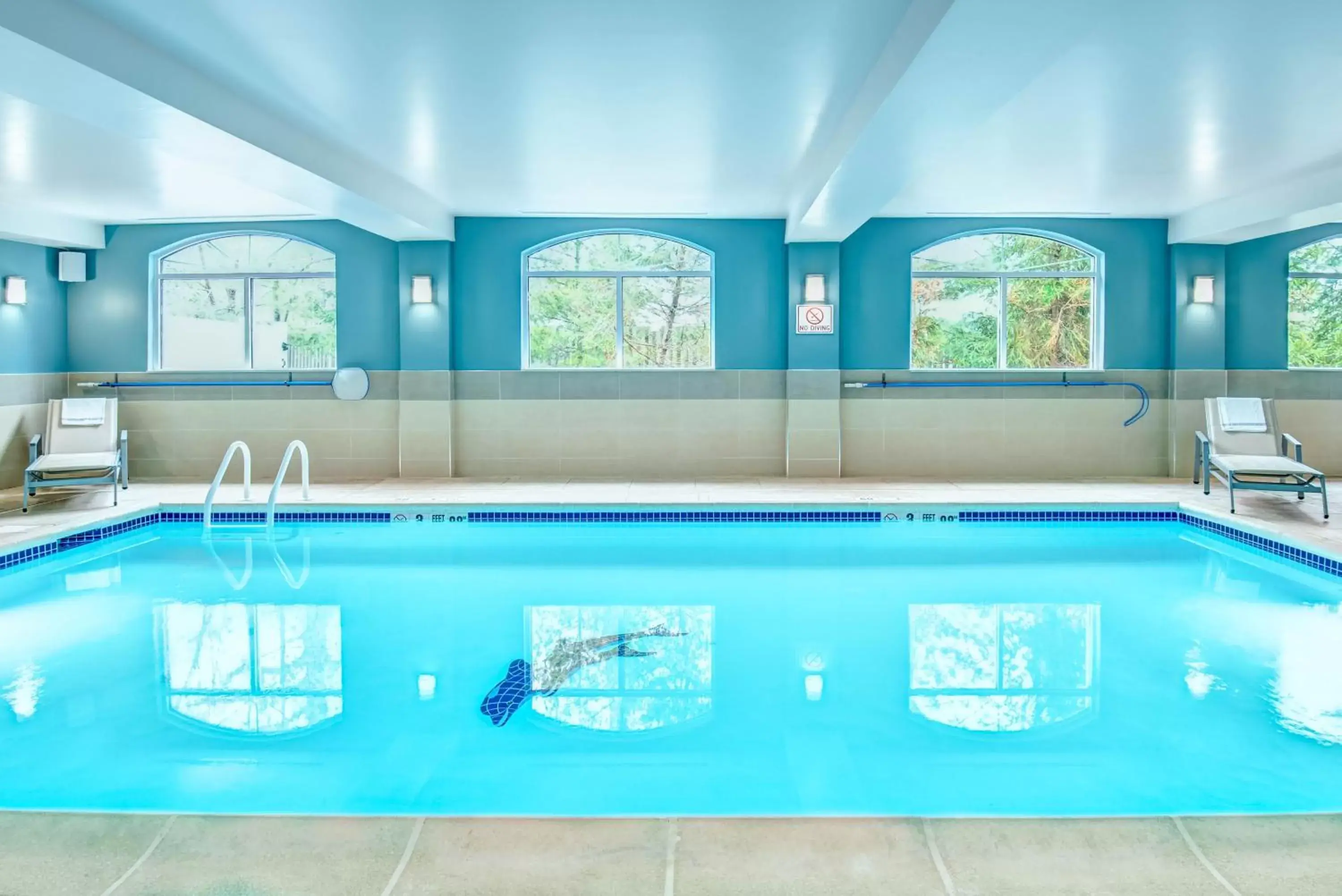 Swimming Pool in Holiday Inn Express Woodbridge, an IHG Hotel