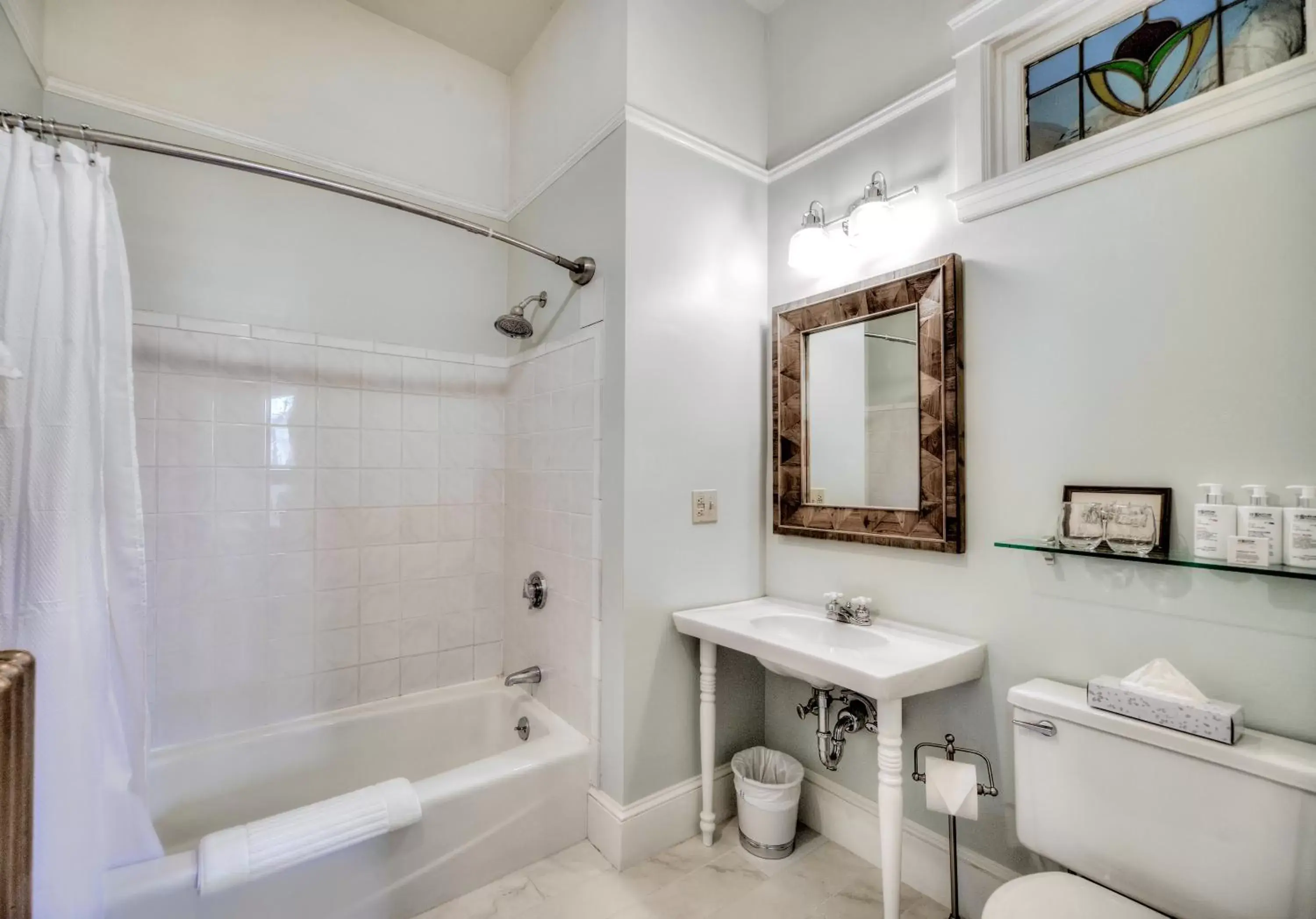 Bathroom in The Water Street Inn Bathroom in The Water Street Inn