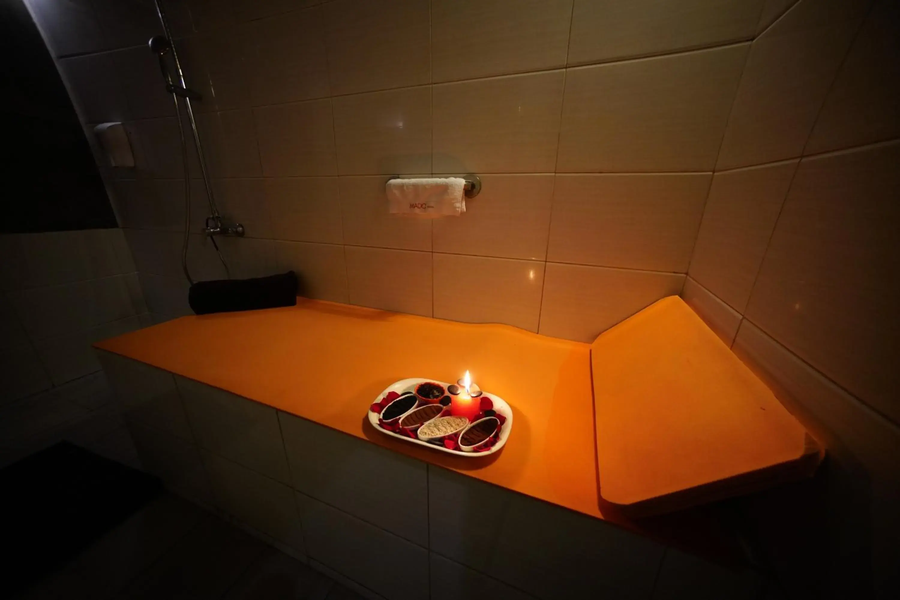 Spa and wellness centre/facilities, Bathroom in Mado Hotel