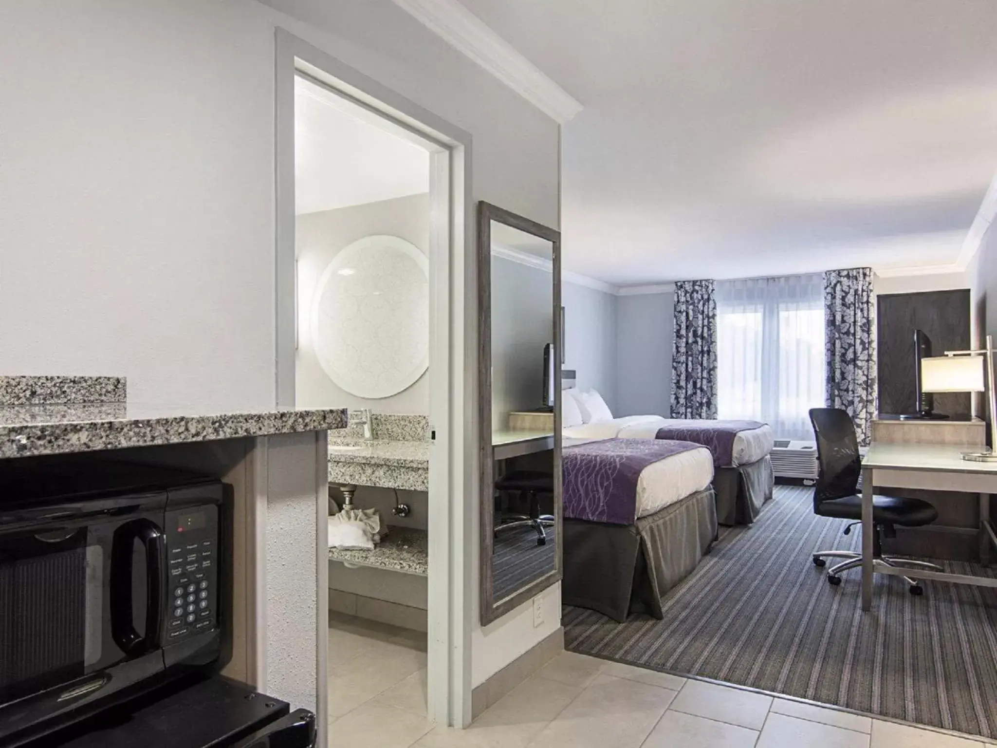 Standard 2 Queens Non Smoking in Comfort Inn Williamsburg Gateway Standard 2 Queens Non Smoking in Comfort Inn Williamsburg Gateway