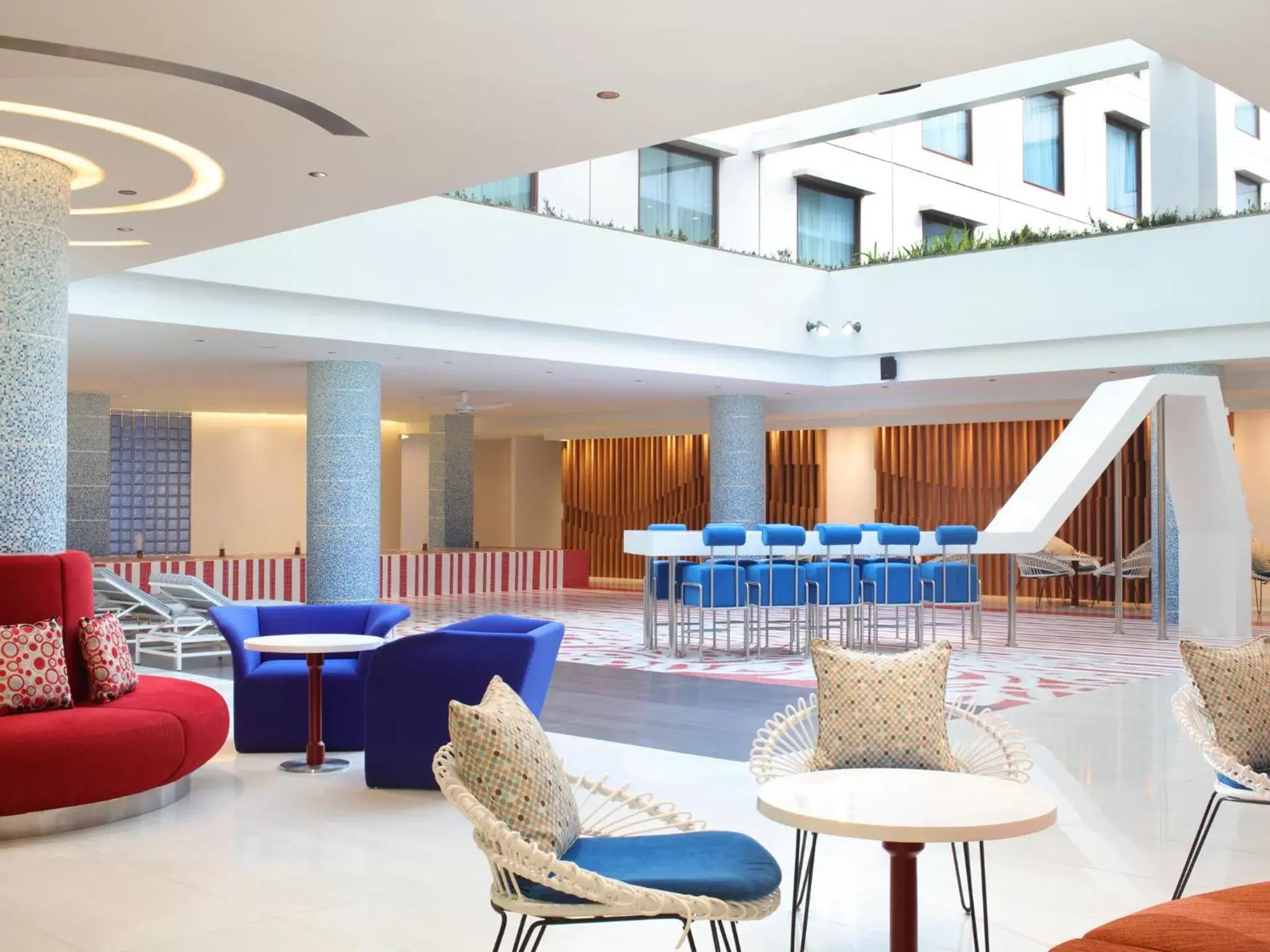 Seating area, Lounge/Bar in Holiday Inn Express Baruna, an IHG Hotel