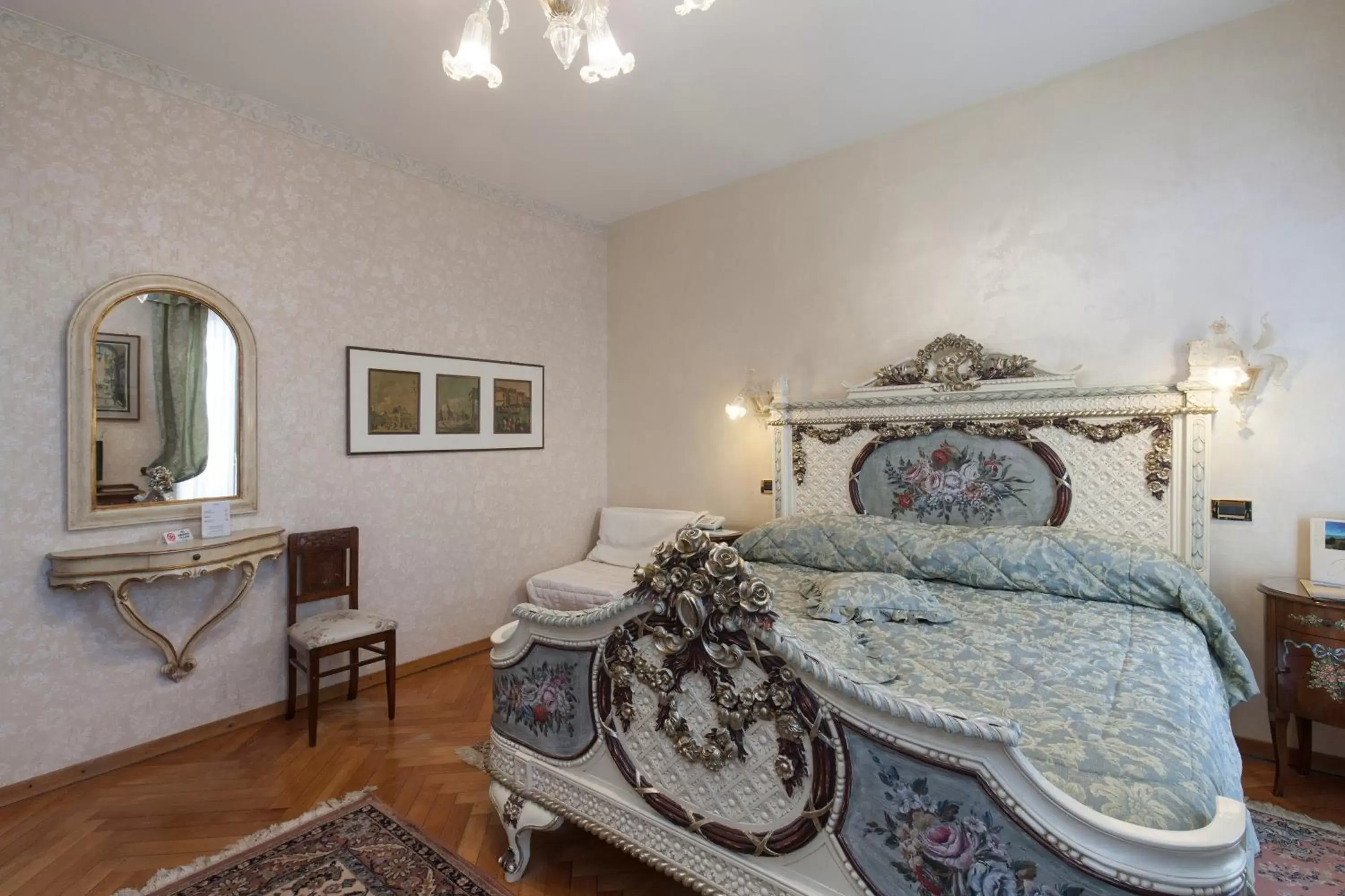 Superior Double with Lagoon View in Hotel Riviera Venezia Lido Superior Double with Lagoon View in Hotel Riviera Venezia Lido