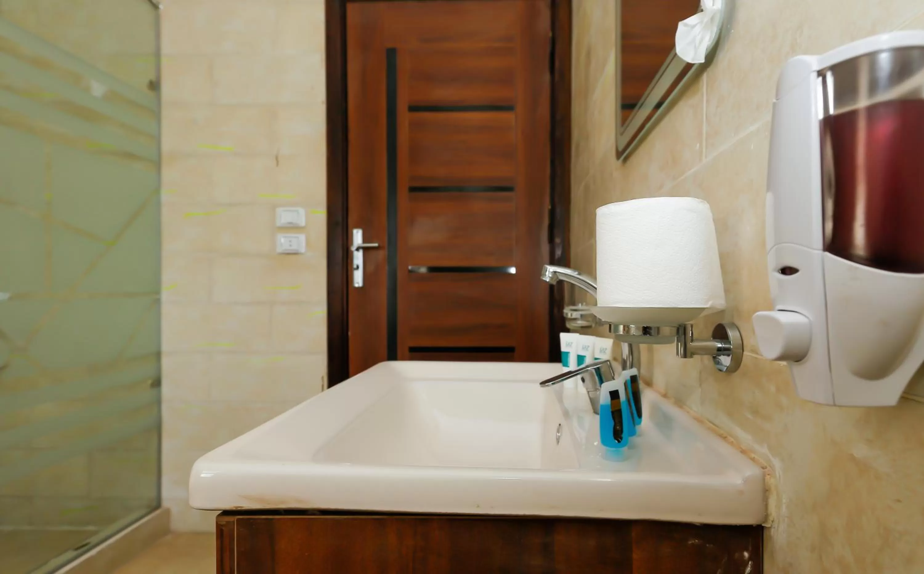 Bathroom in King Cheops Inn - Pyramid View