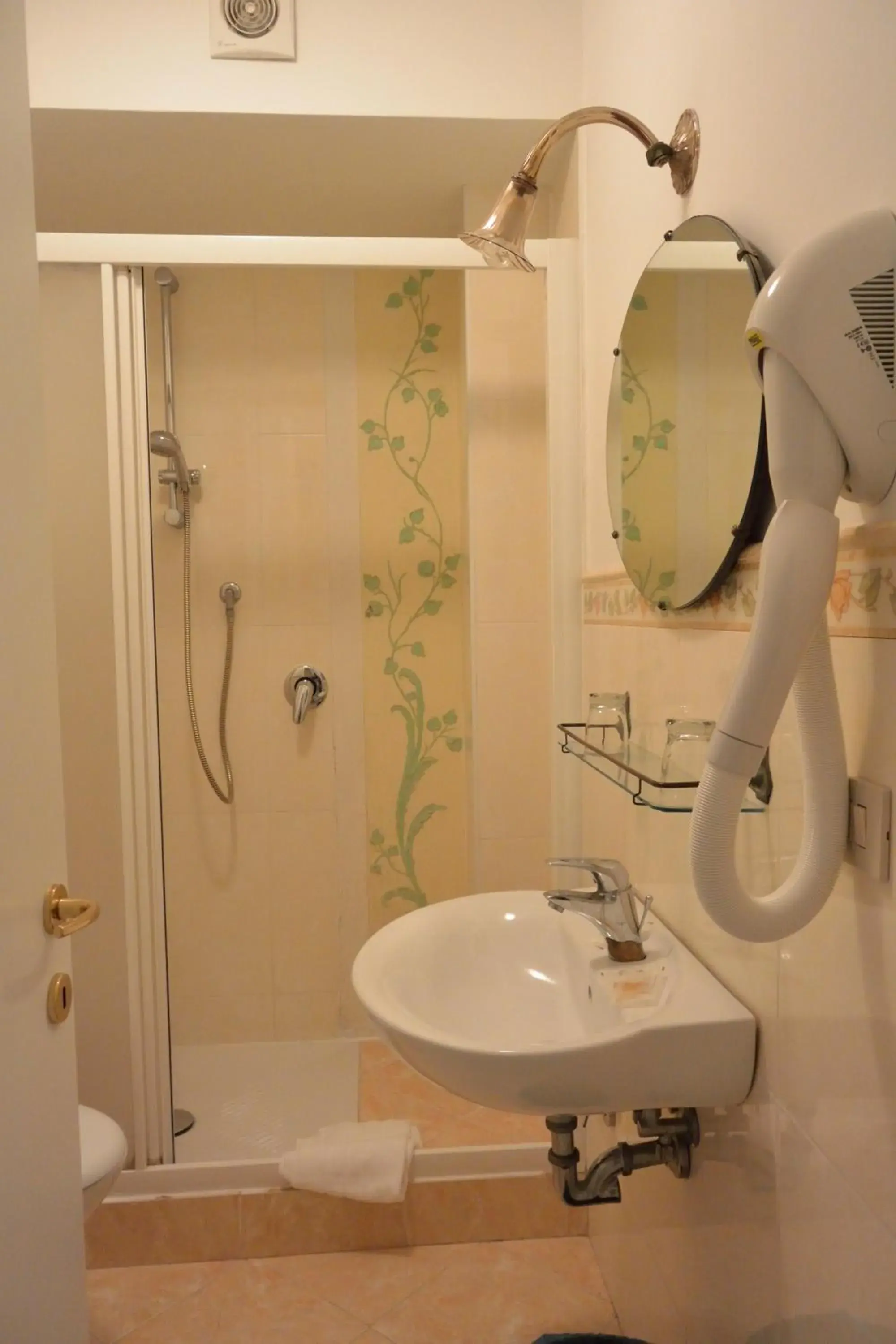 Shower, Bathroom in Pensione Seguso