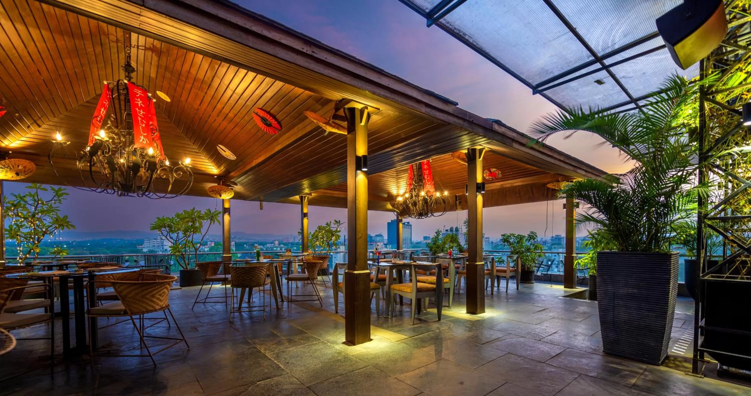 Restaurant/places to eat in O Hotel Pune