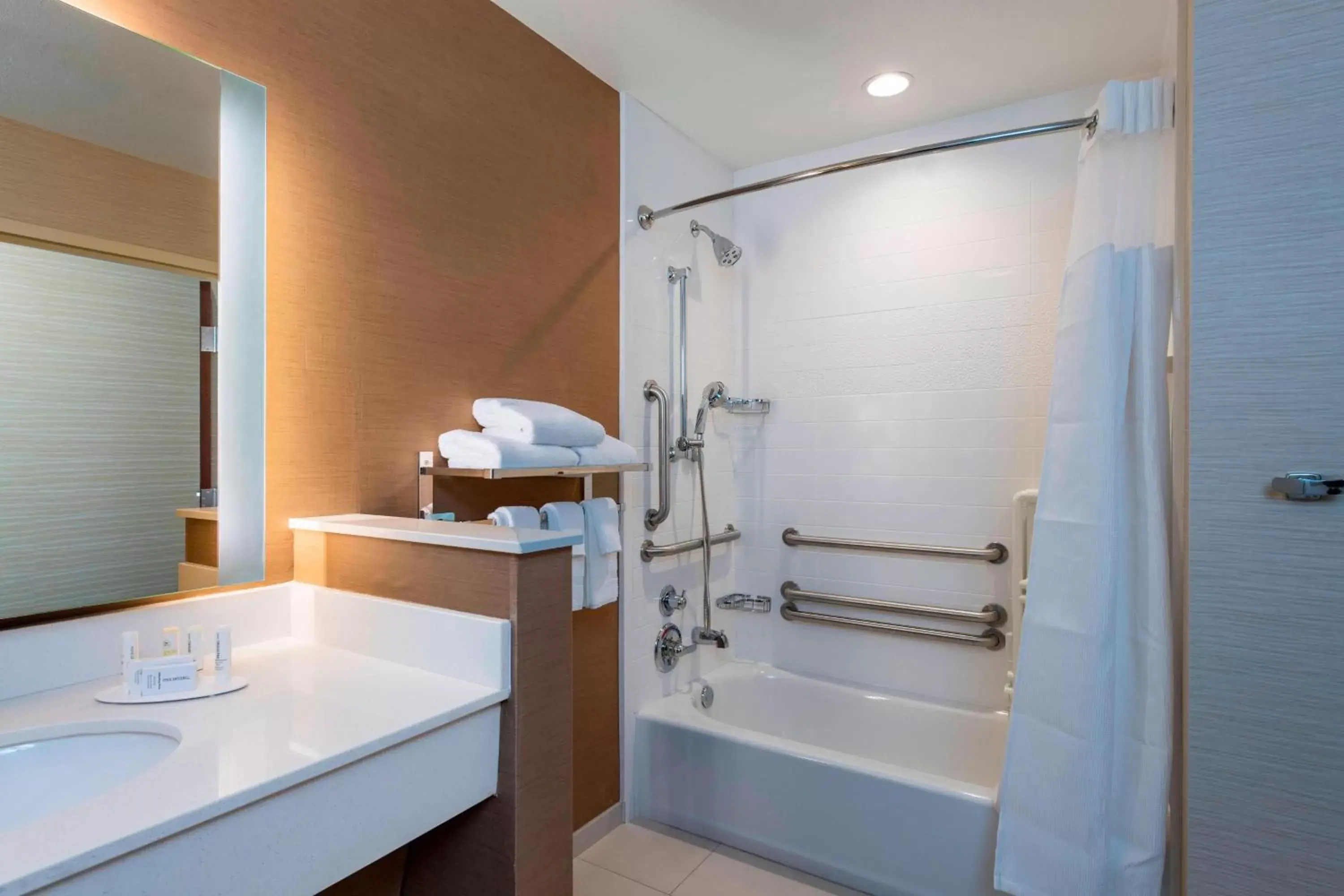 Bathroom in Fairfield by Marriott Inn & Suites Palm Desert Coachella Valley