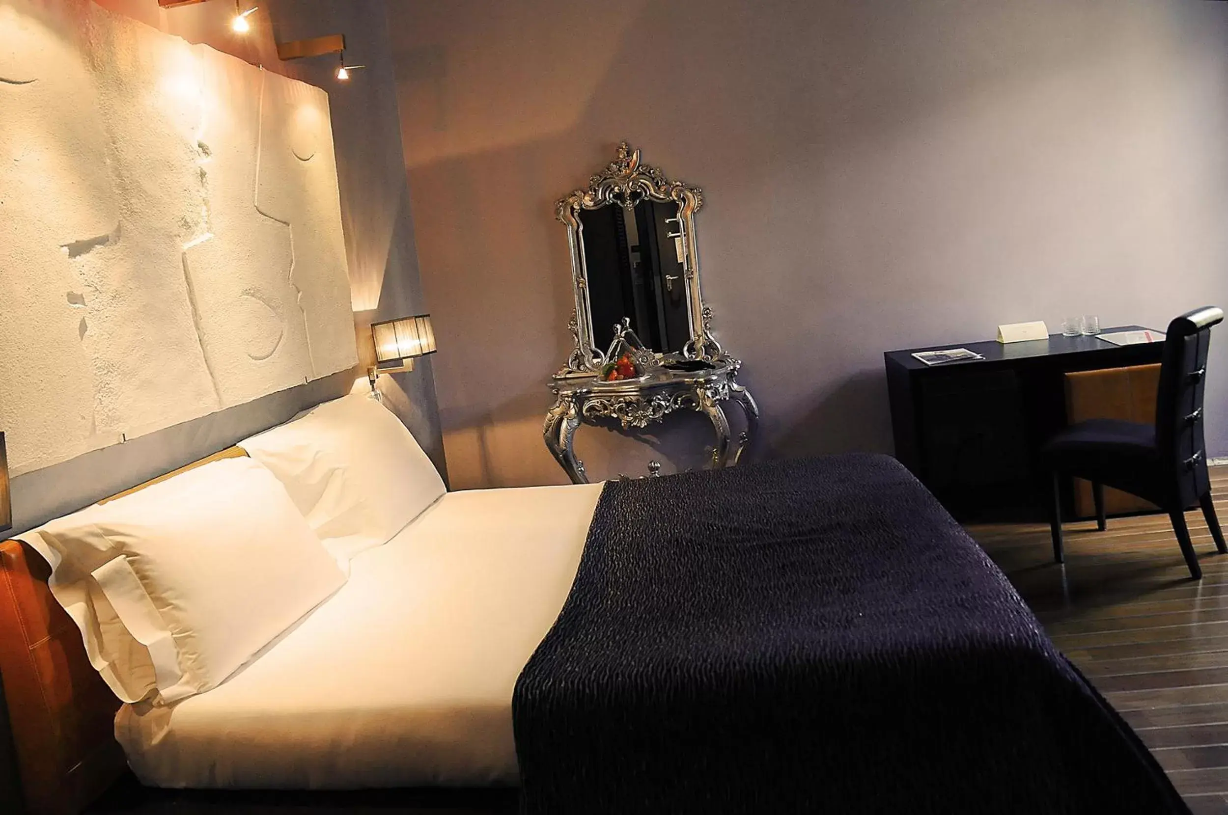 Bedroom, Bed in Borghese Palace Art Hotel Bedroom, Bed in Borghese Palace Art Hotel