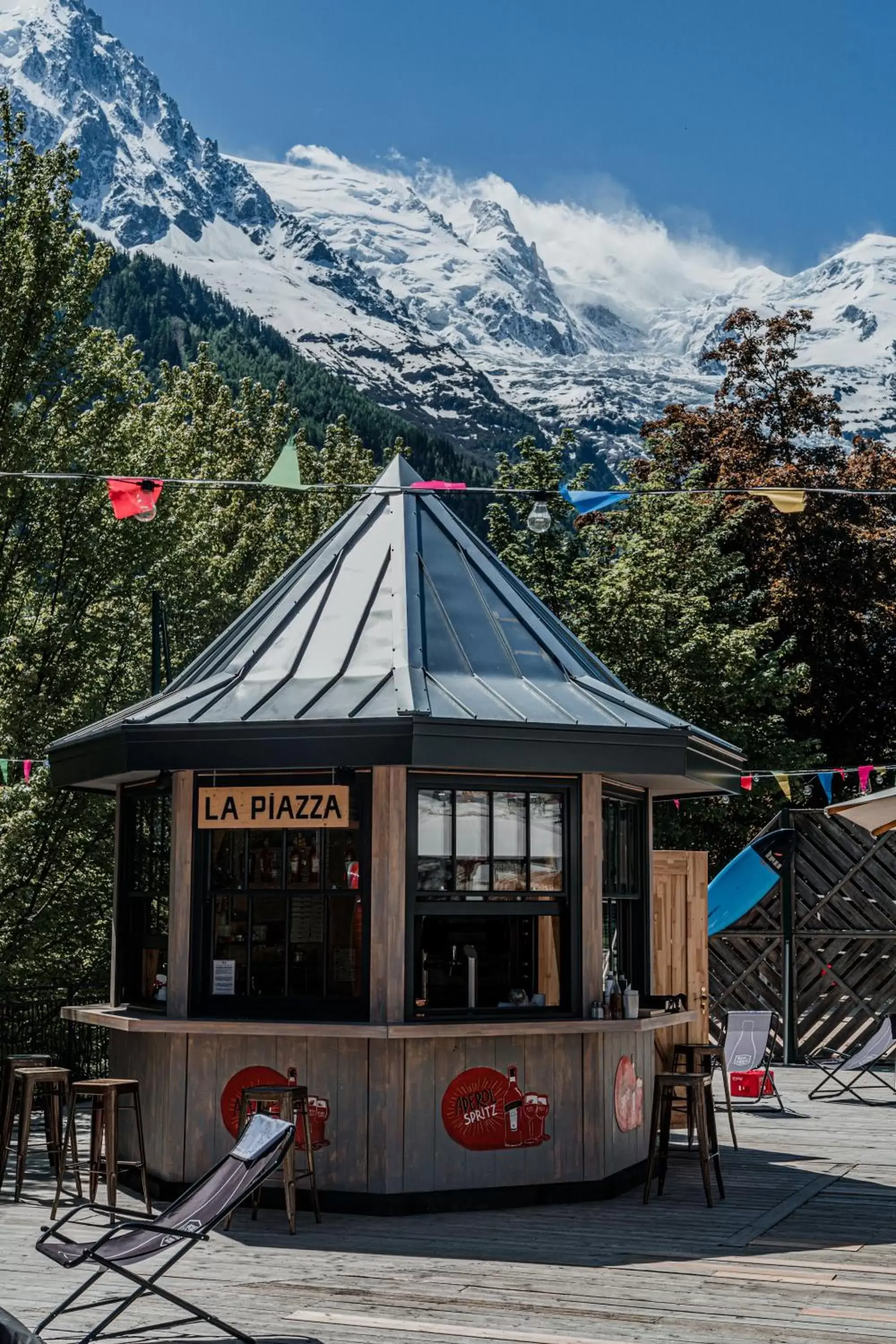 Restaurant/places to eat, Property Building in La Folie Douce Hotels Chamonix