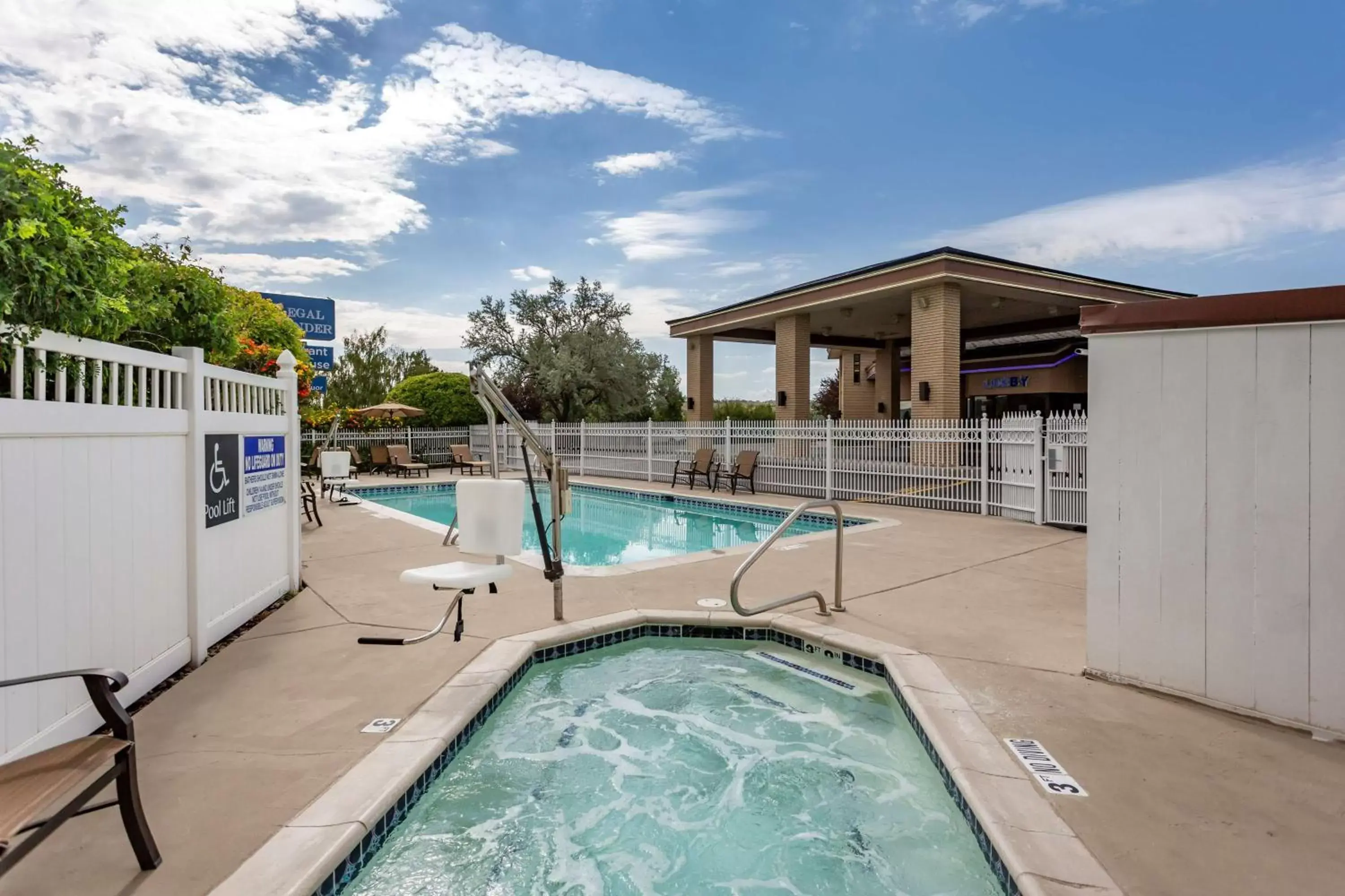 Pool view, Swimming Pool in Best Western Dunmar Inn