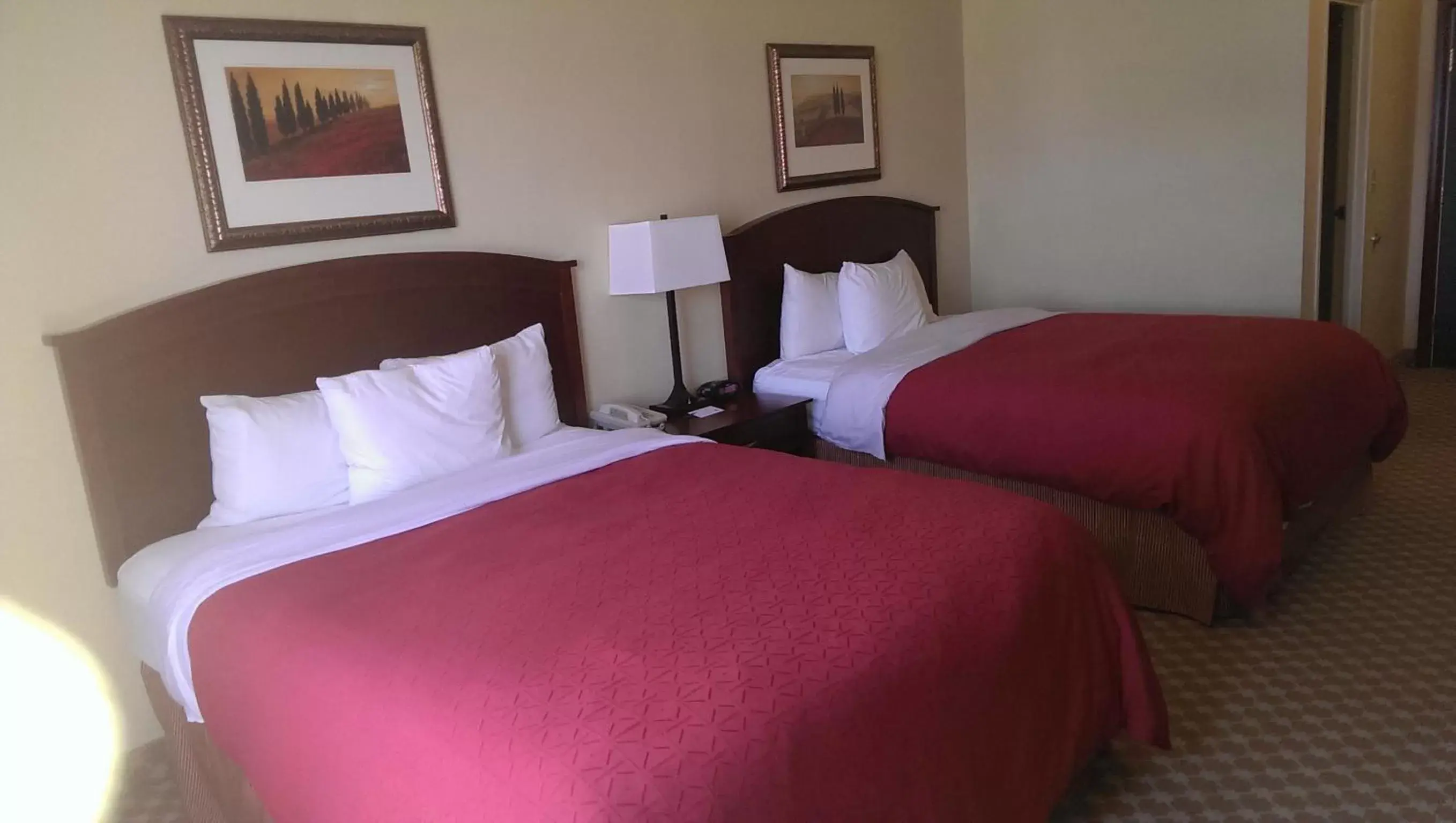 Bed in Country Inn & Suites by Radisson, Tulsa, OK