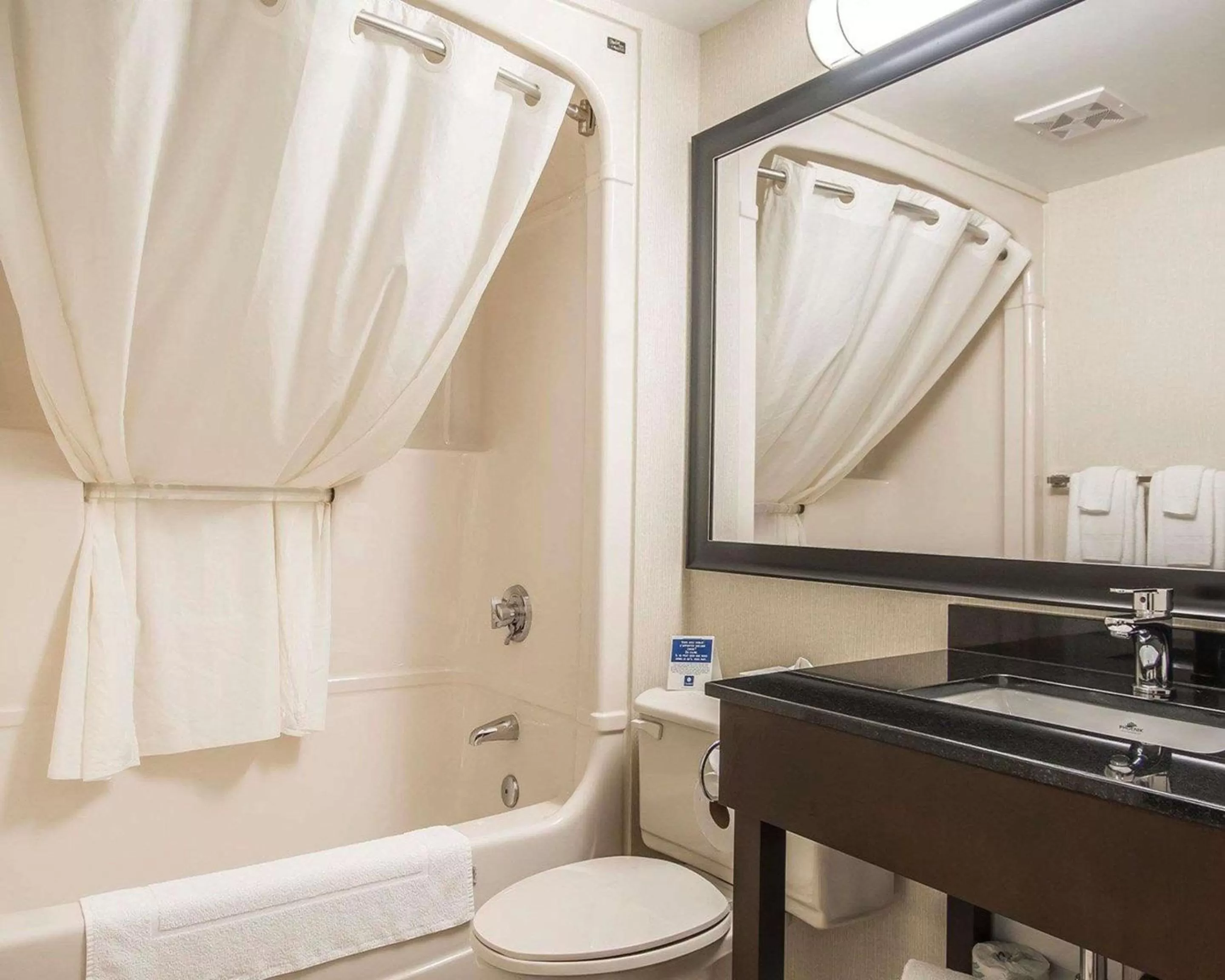 Bedroom in Comfort Inn