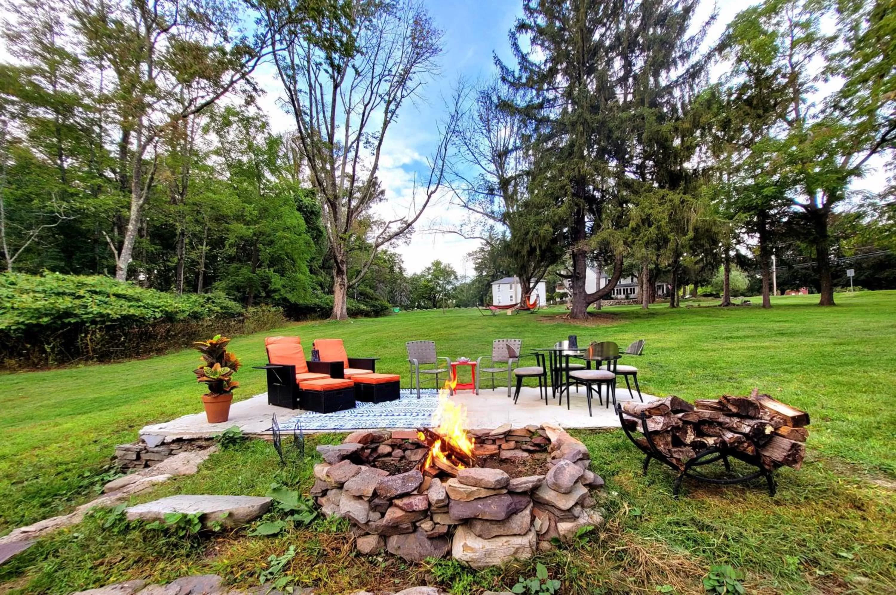 Patio, Garden in Pump House Inn & Spa