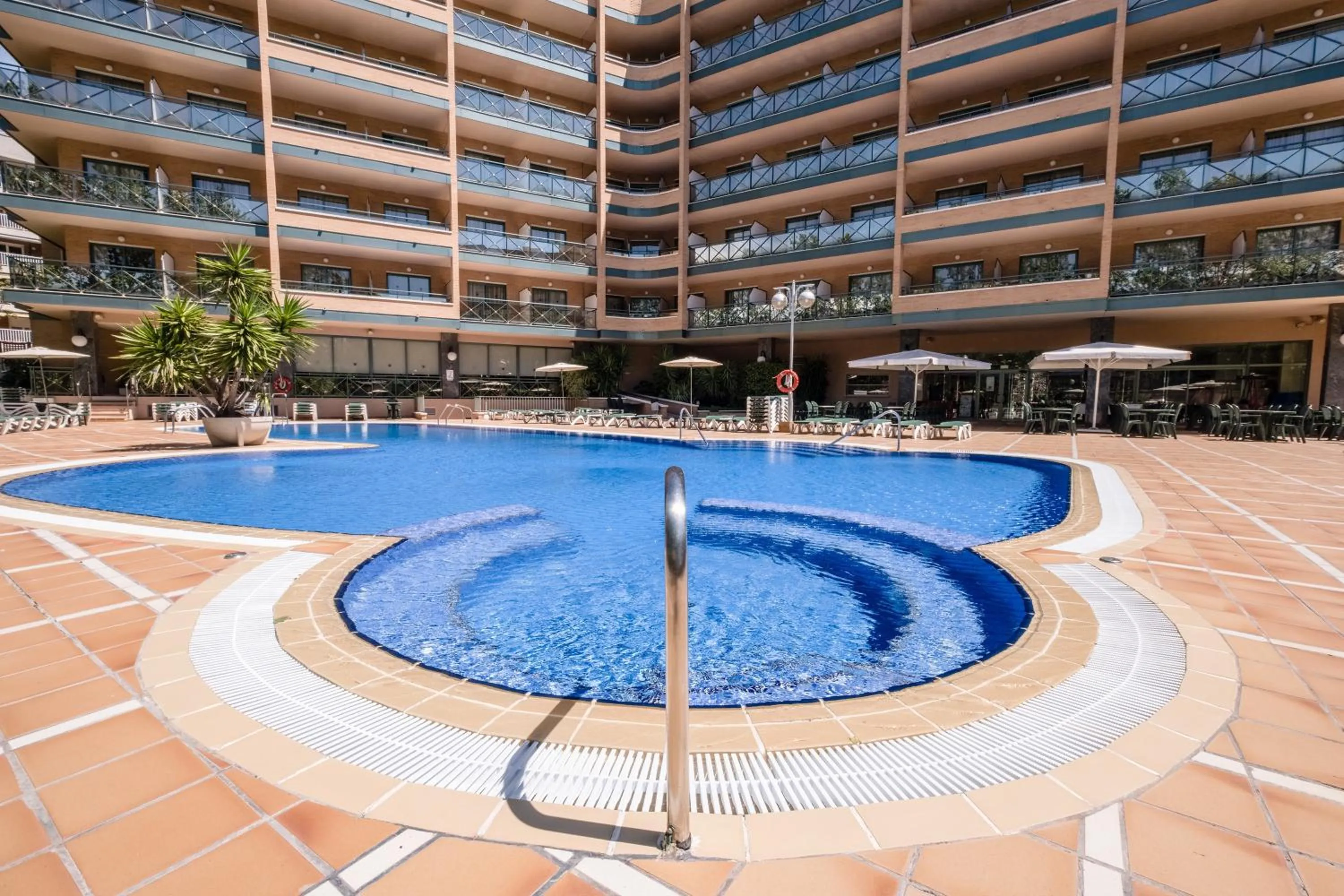 Swimming pool in Hotel California Palace
