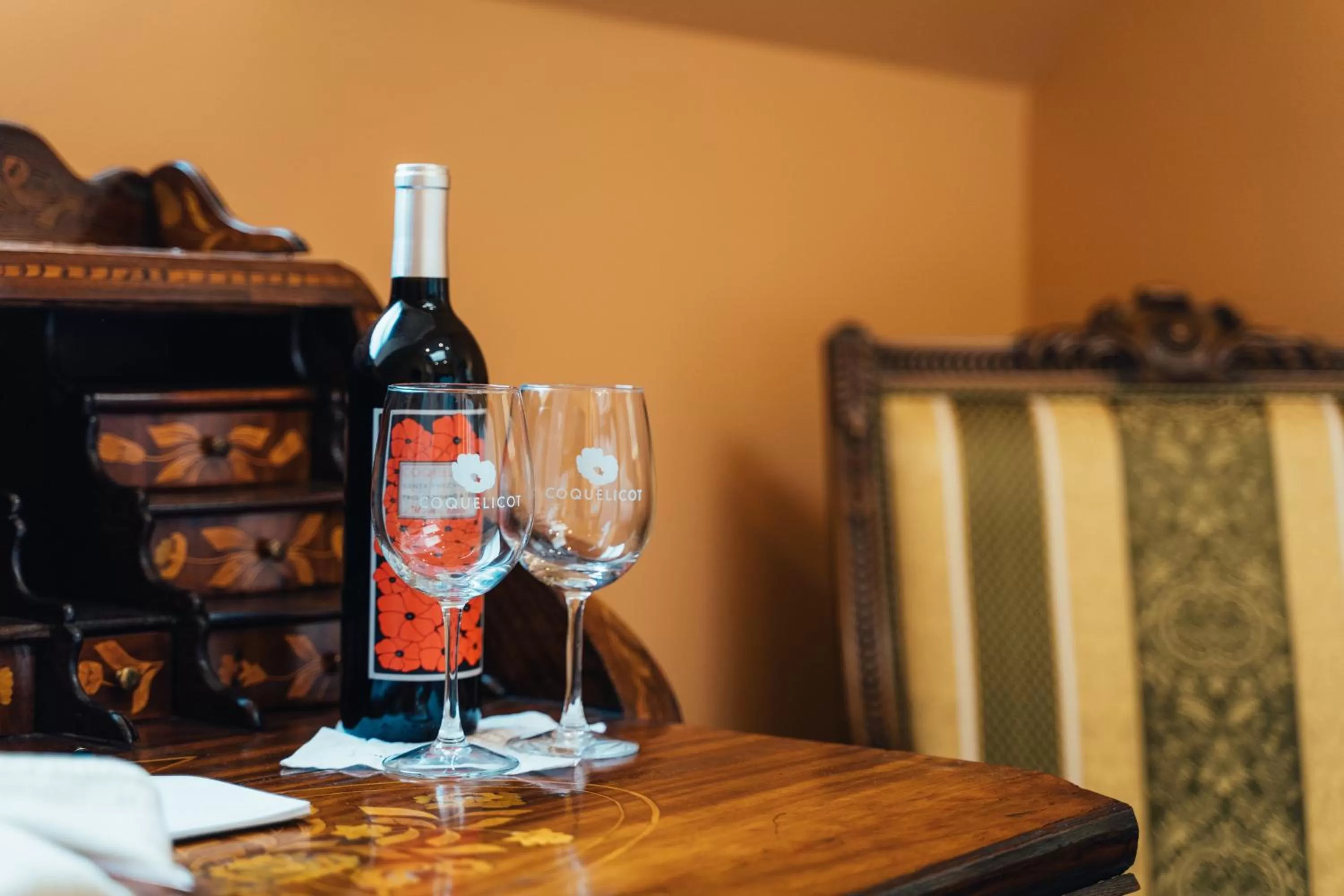 Drinks in Neighbourgood Sutter Mansion