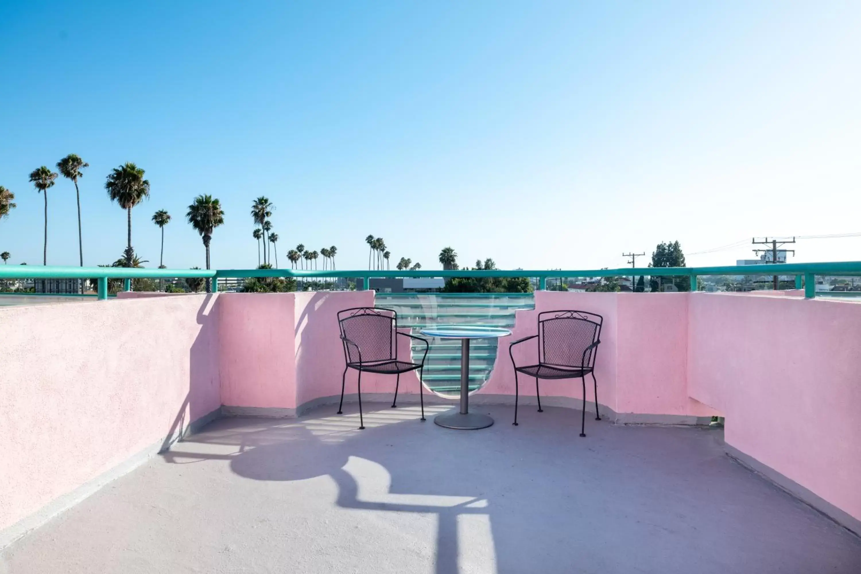 Balcony/Terrace in Days Inn by Wyndham Santa Monica/Los Angeles