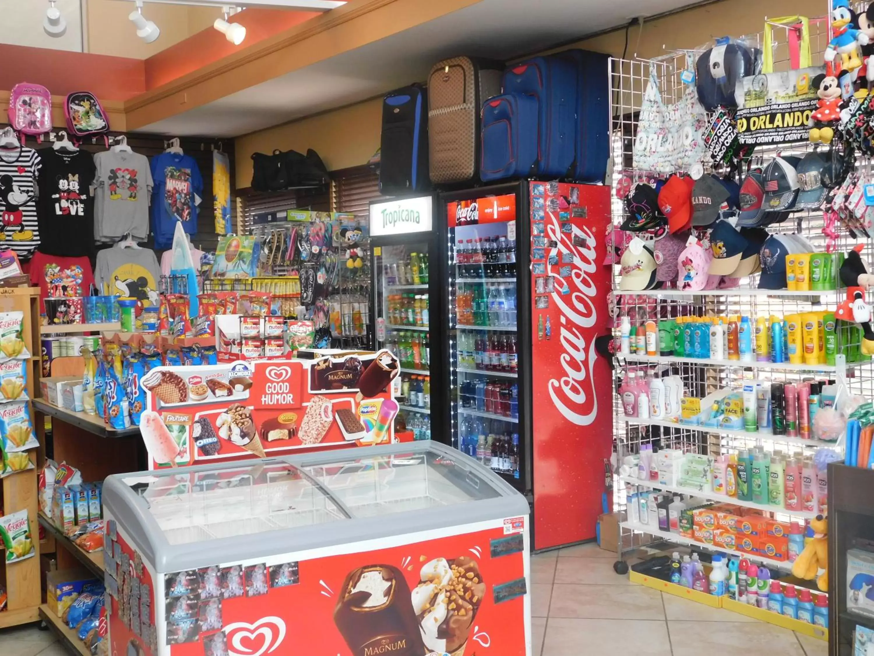 On-site shops, Supermarket/Shops in Ramada by Wyndham Kissimmee Gateway