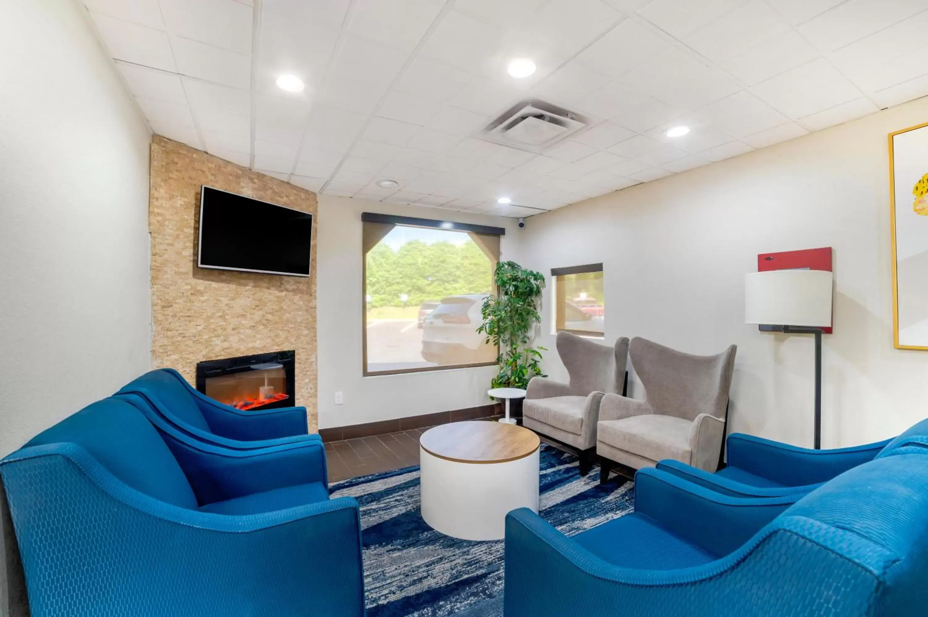 Lobby or reception, Seating Area in Comfort Inn Asheville Airport