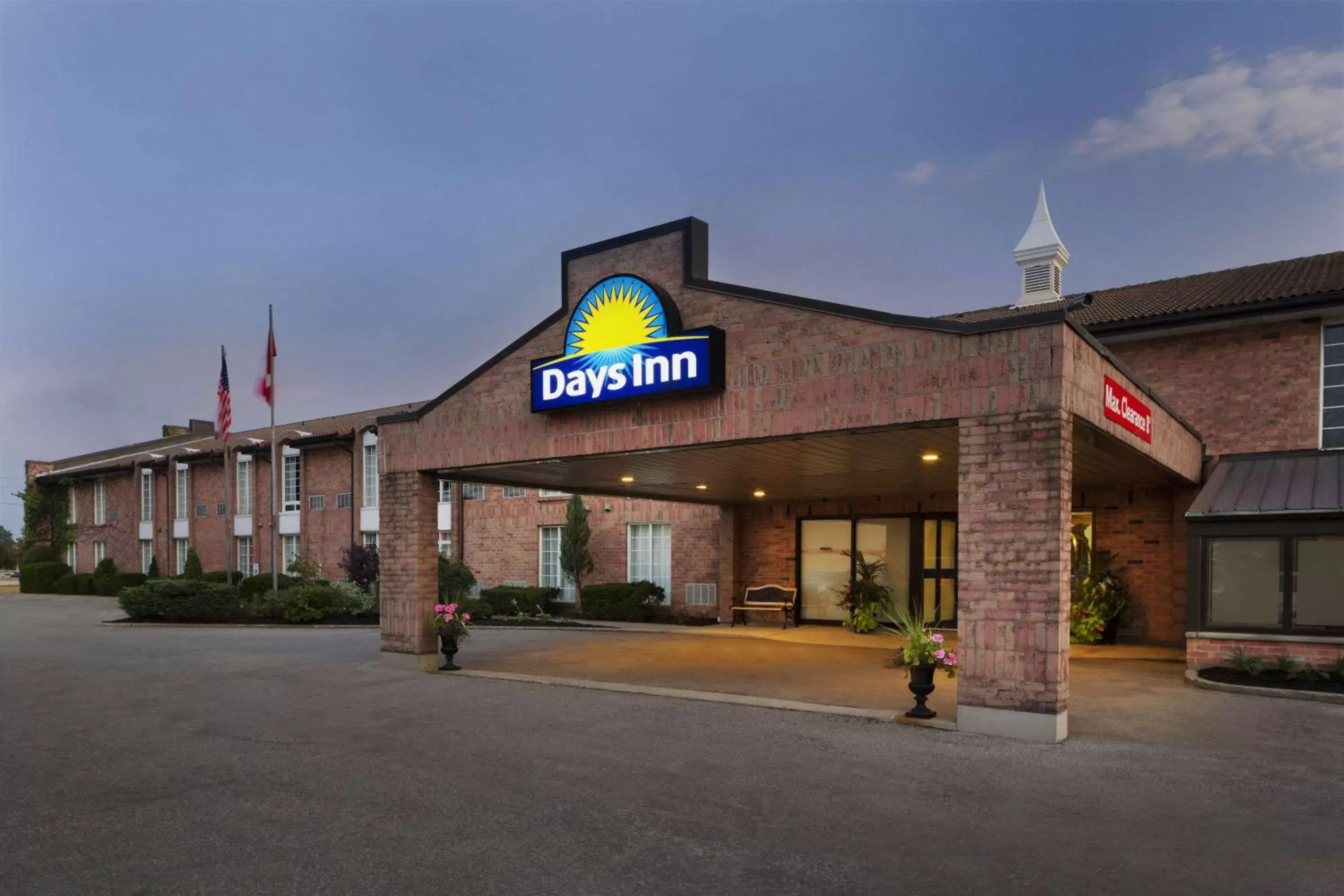 Property building in Days Inn by Wyndham Brantford Property building in Days Inn by Wyndham Brantford