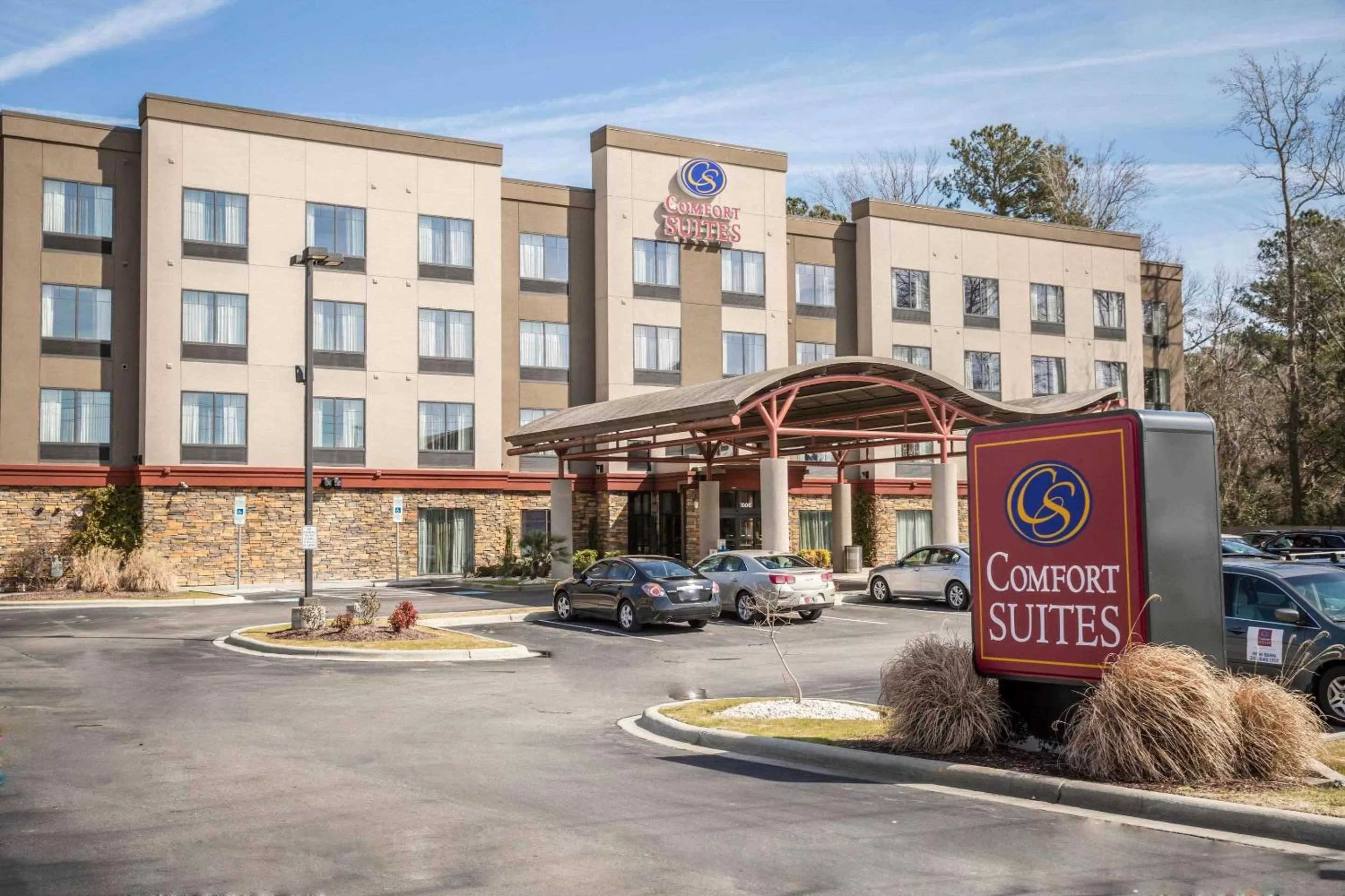 Property building in Comfort Suites New Bern near Cherry Point