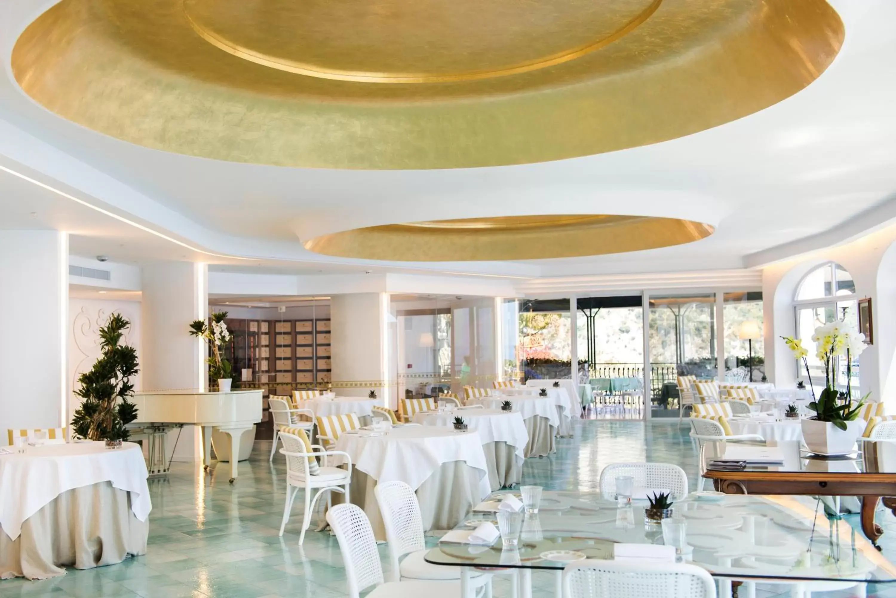 Restaurant/Places to Eat in Hotel Le Agavi