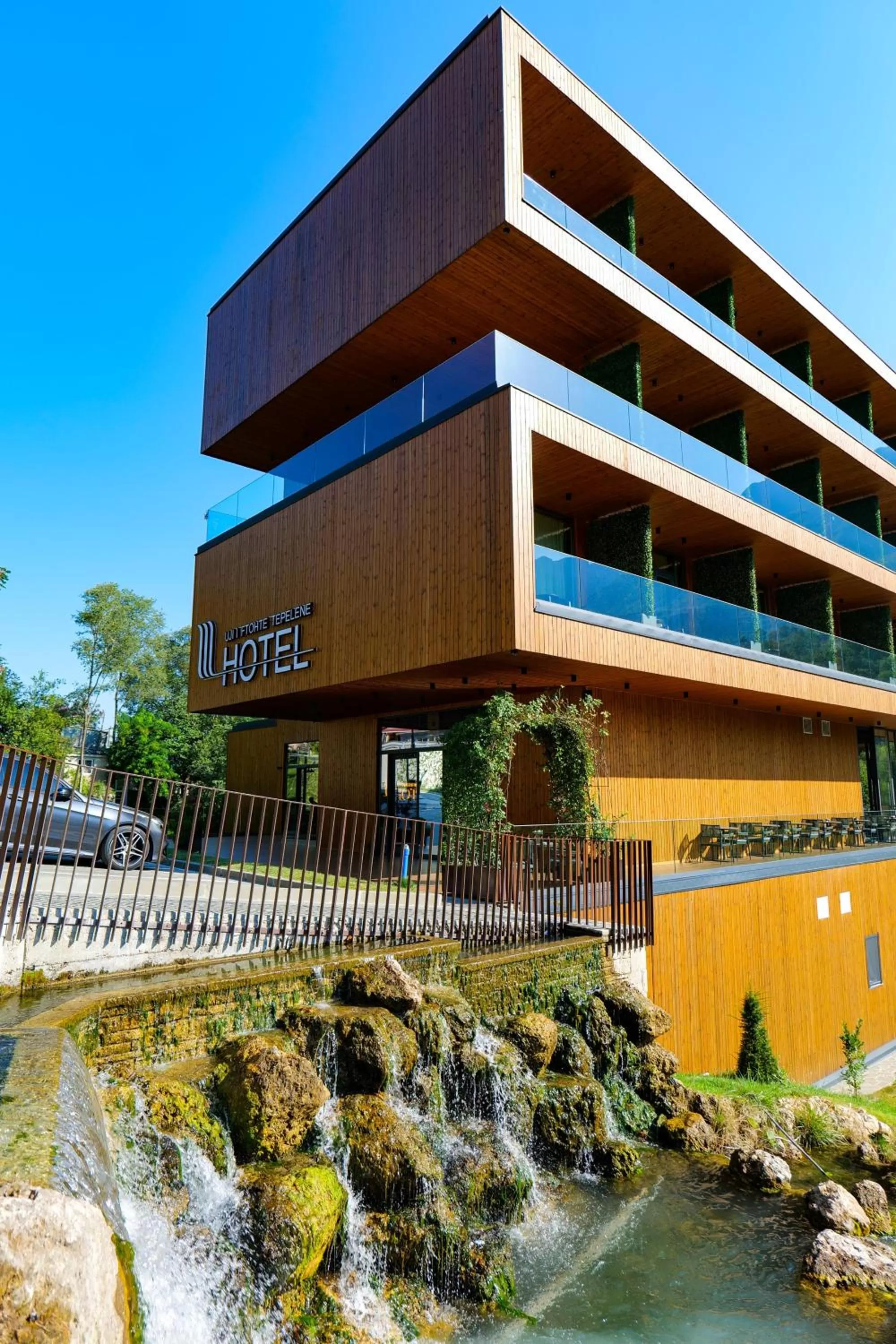 Property building in Hotel Uji Ftohte Tepelene