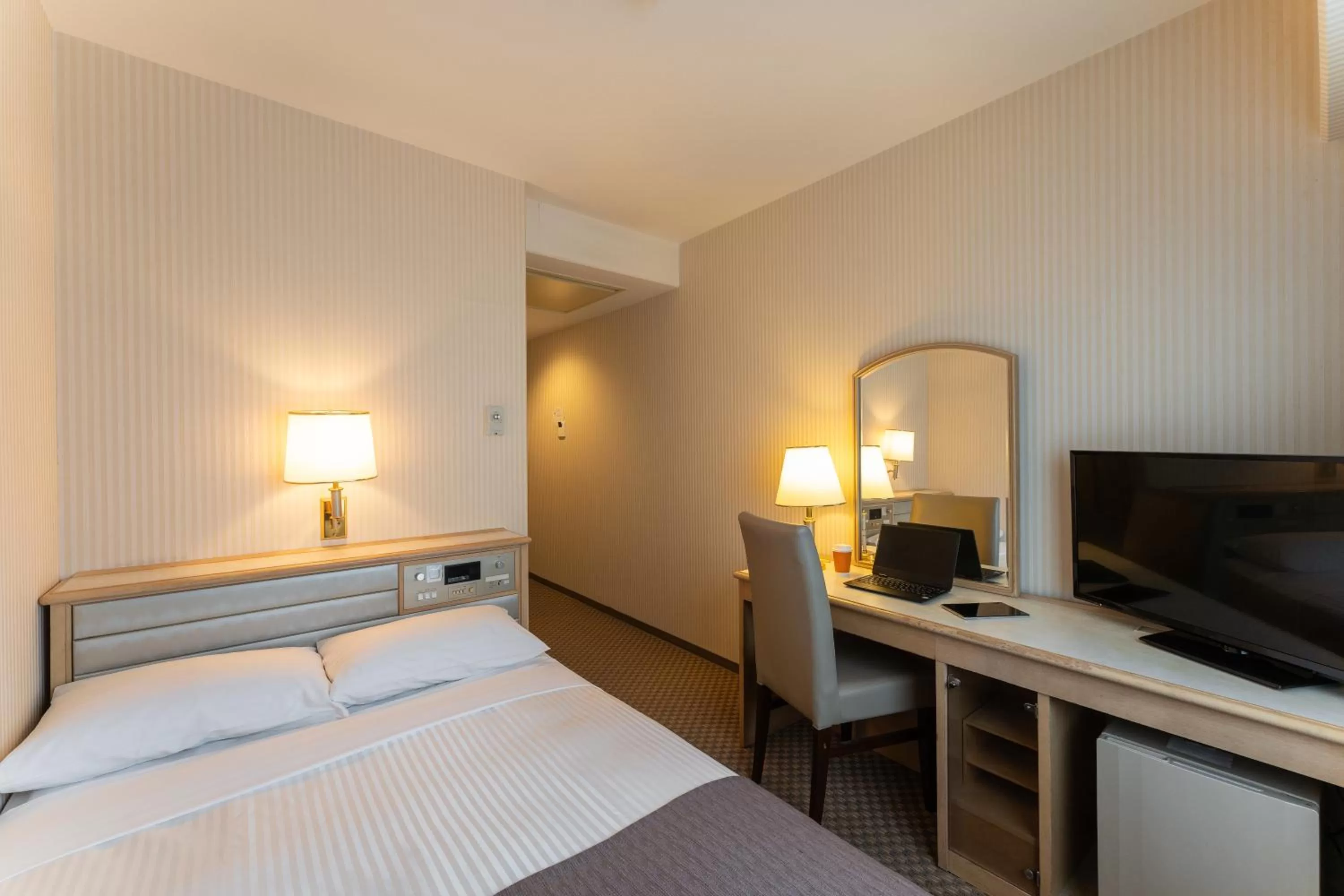 Standard Double Room with Small Double Bed - single occupancy - Non-Smoking in HOTEL MYSTAYS Kanazawa Katamachi