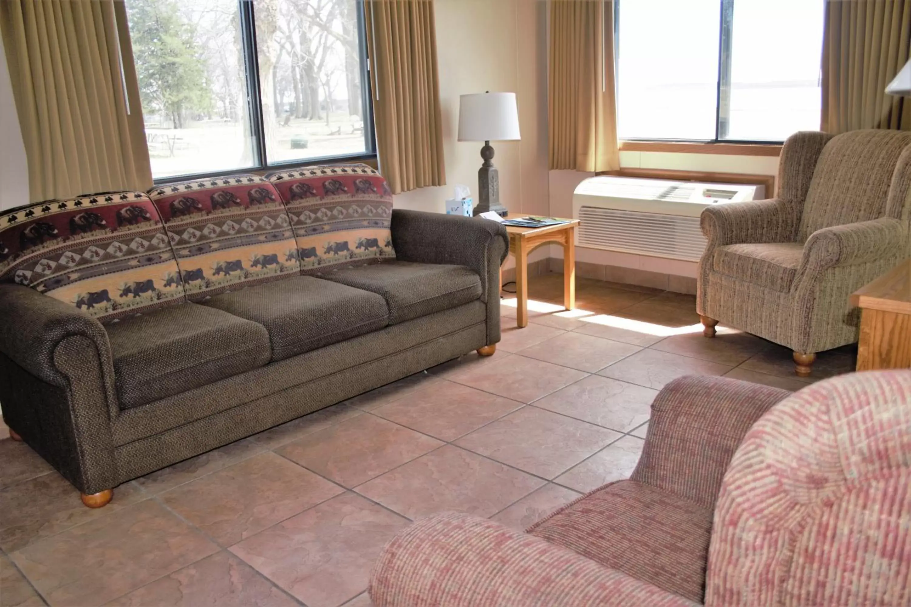 Living room, Seating Area in Lewis & Clark Resort
