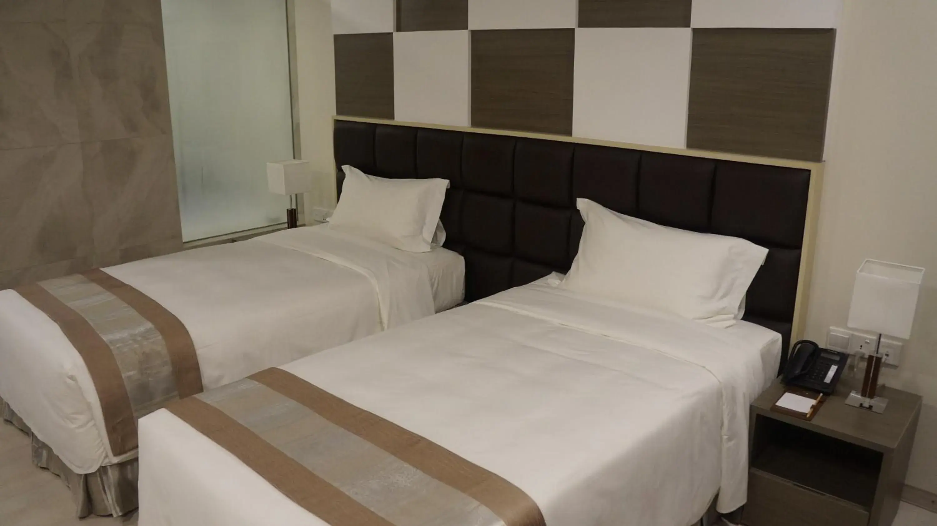 Bedroom, Bed in Hotel Parami