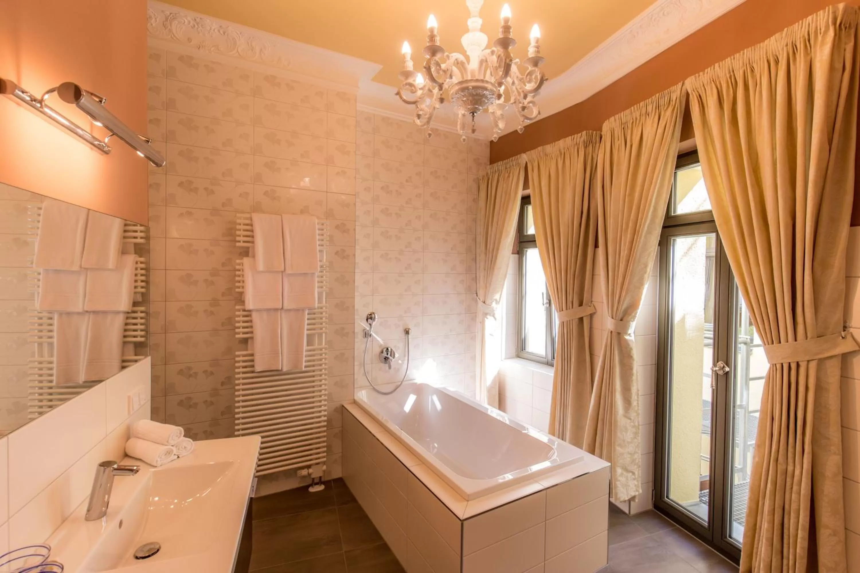 Bathroom, Bed in Grande Albergo Giancarlo