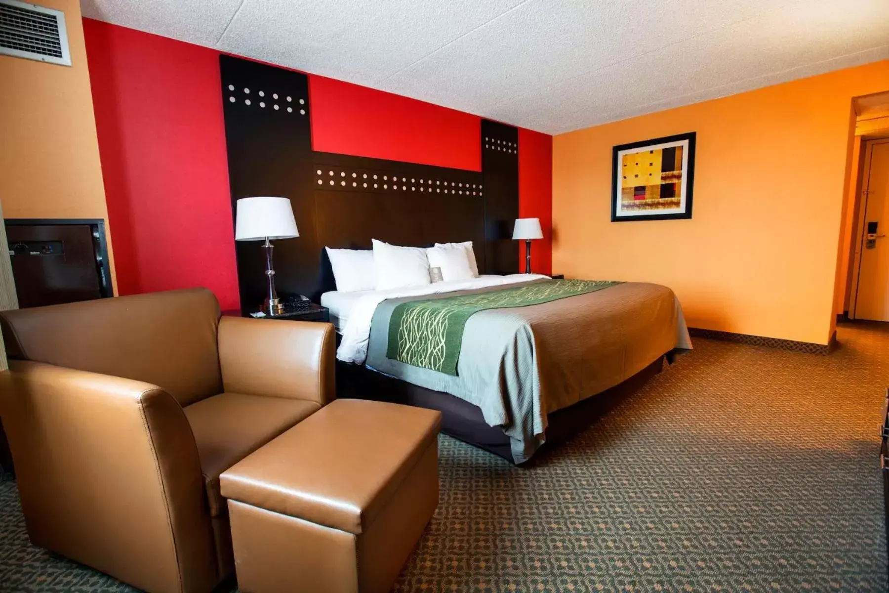 Photo of the whole room, Bed in Travelodge by Wyndham Absecon Atlantic City