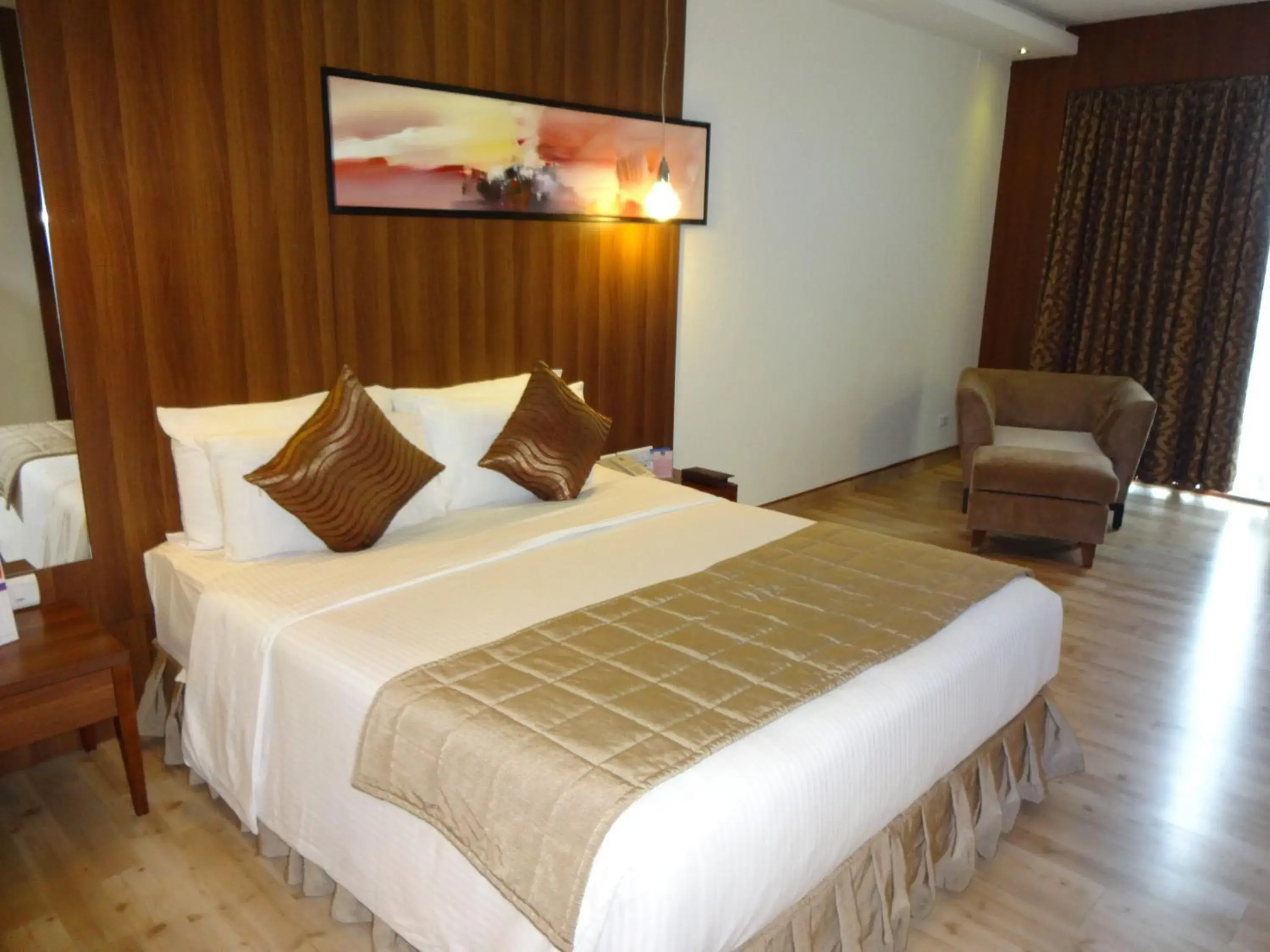 Day, Bed in Hotel Gokulam Park - Coimbatore